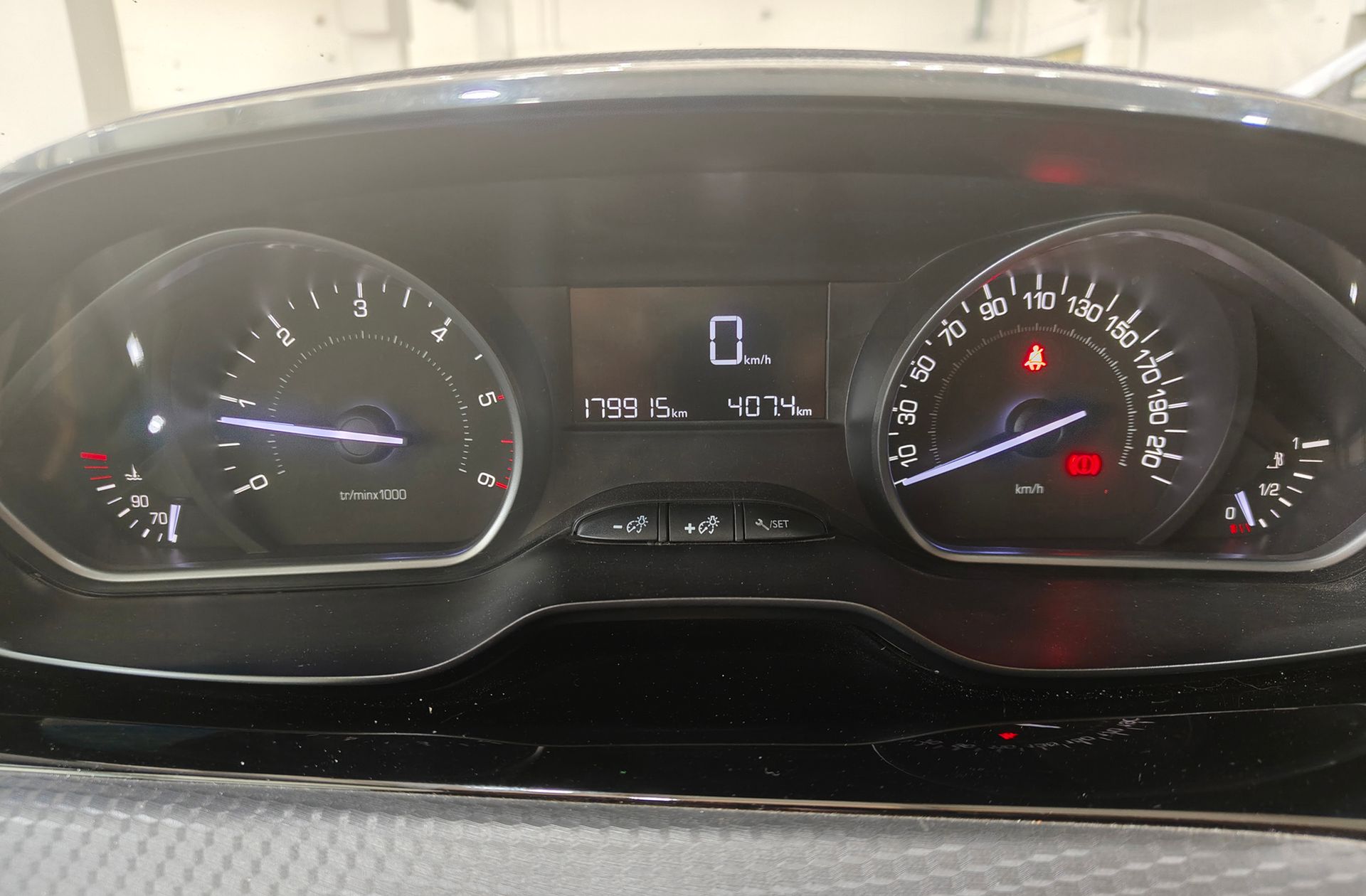 Peugeot 2008 BlueHDi 100 Style - foto 23