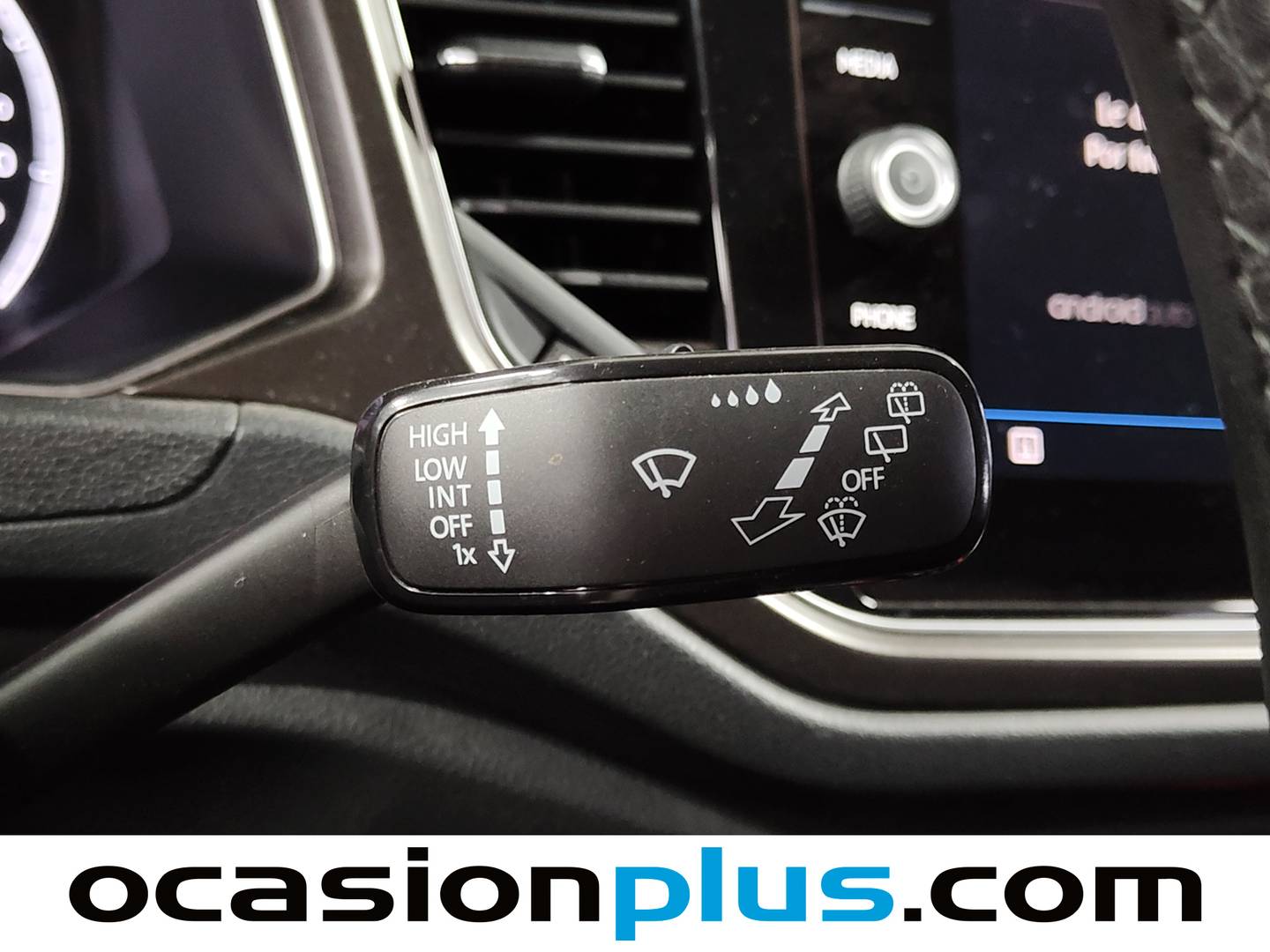 Foto Volkswagen T-Roc Volkswagen T-Roc Advance 1.0 TSI (115 CV)