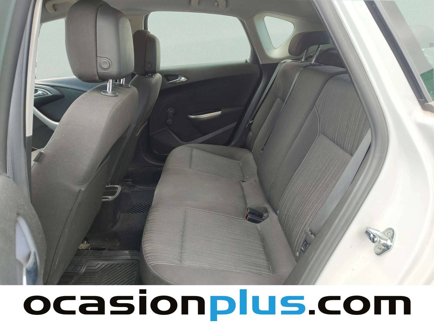 Foto asientos traseros Opel Astra Opel Astra 1.3 ecoFlex S/S Enjoy (95 CV)