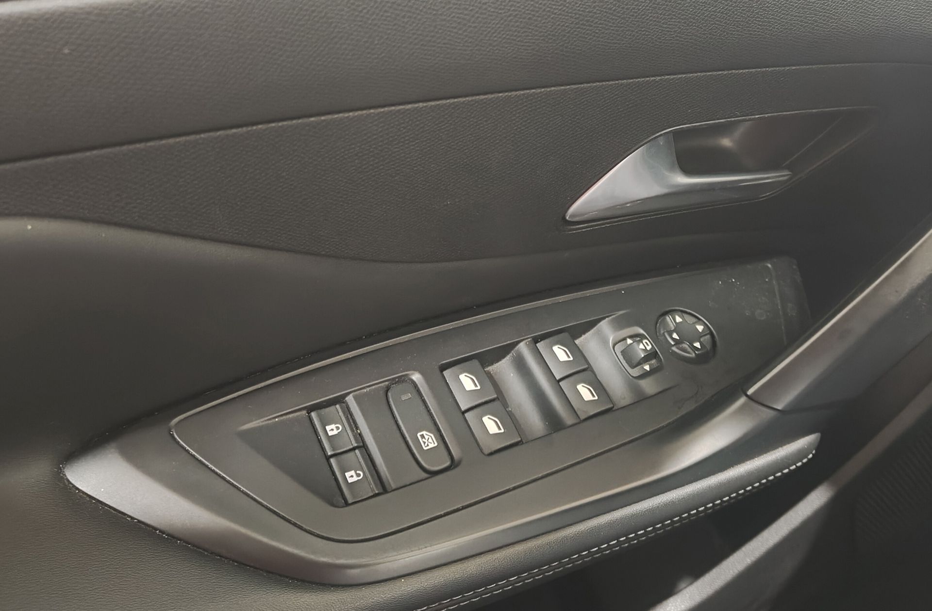 Peugeot 308 BlueHDi 130 Allure EAT8 - foto 32