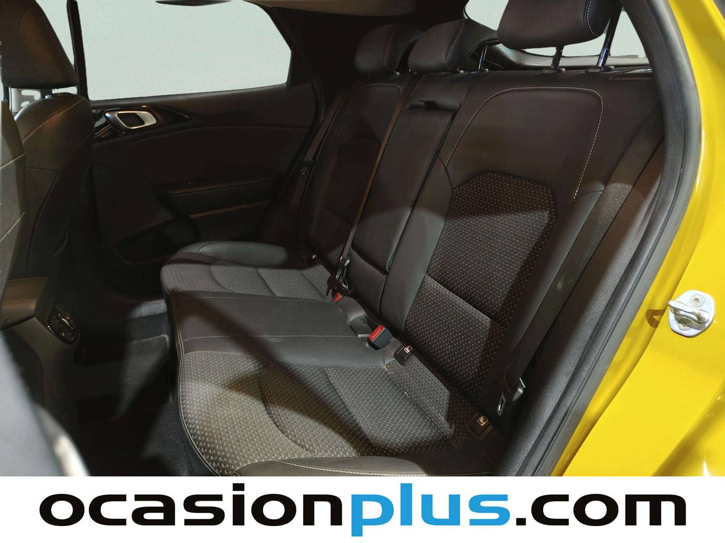 Foto asientos traseros KIA XCeed KIA XCeed 1.0 T-GDi Tech (120 CV)