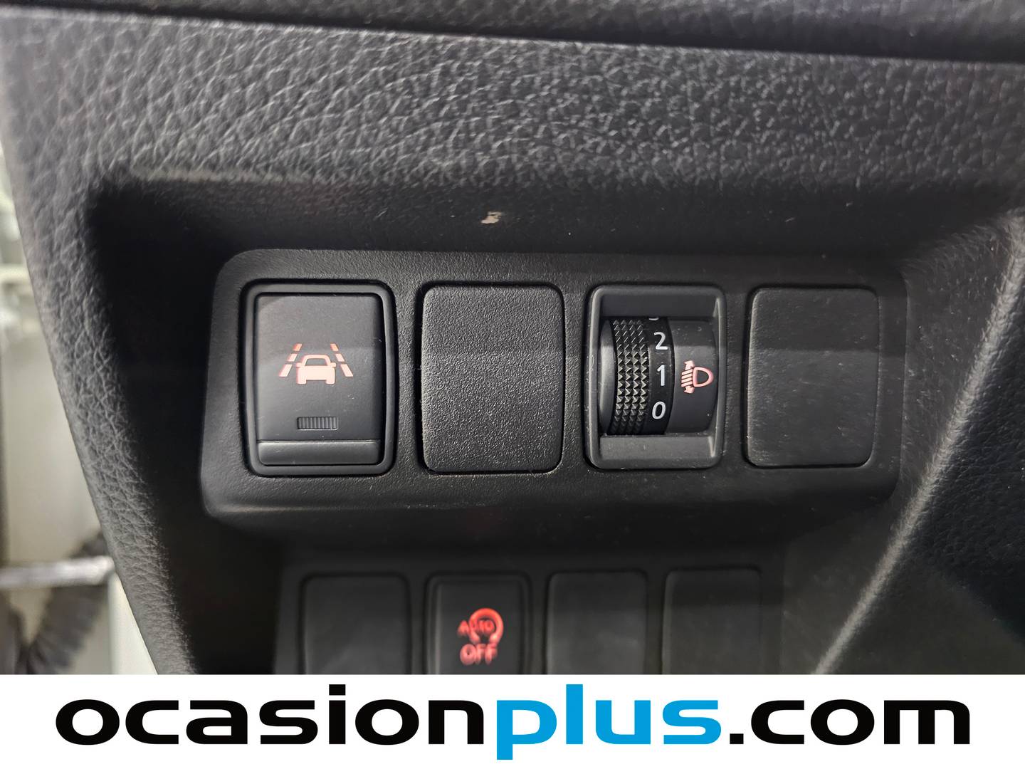 Foto Nissan QASHQAI Nissan Qashqai DIG-T 140 N-Connecta 4x2 (140 CV)
