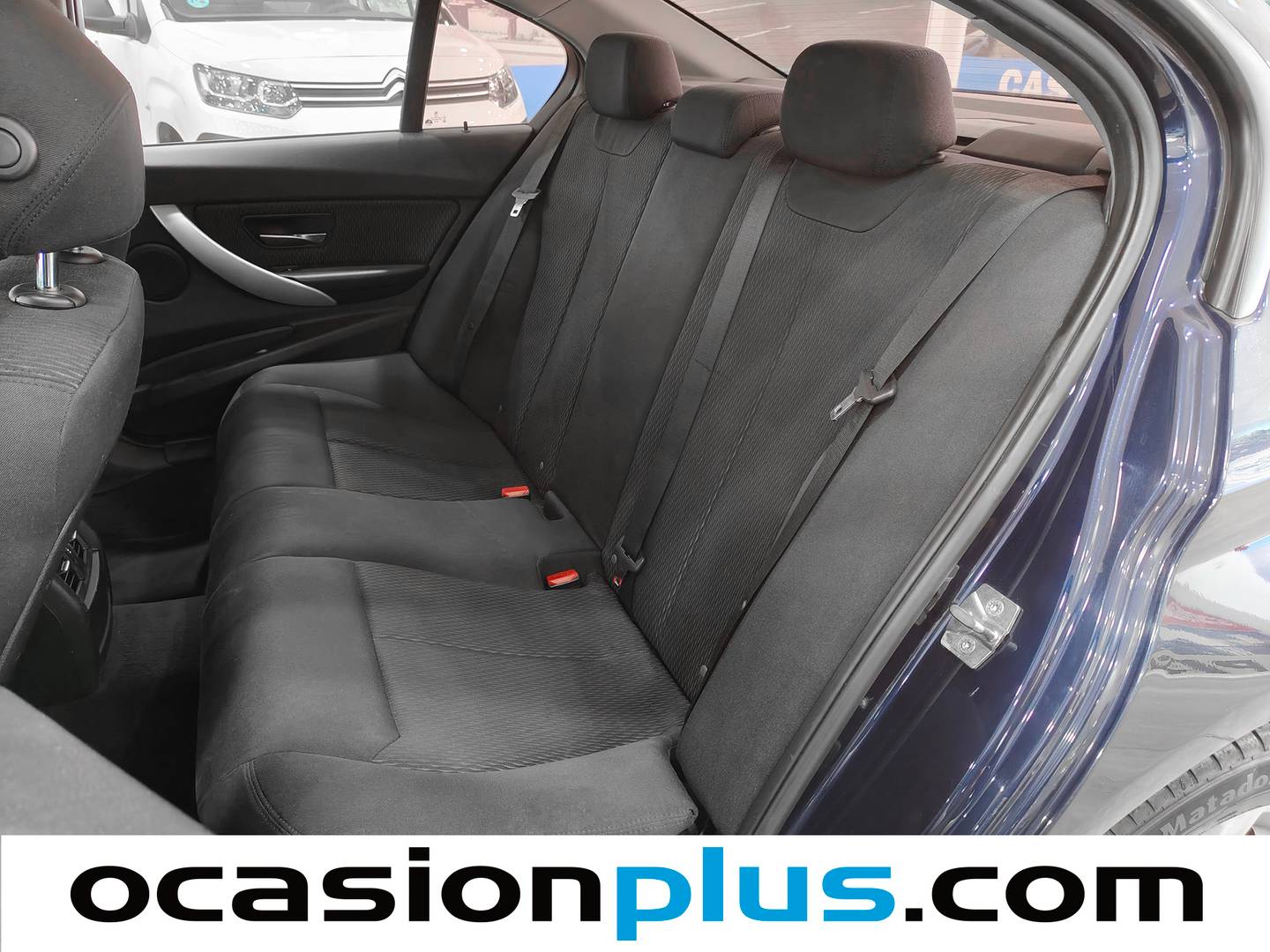Foto asientos traseros BMW Serie 3 BMW Serie 3 318d (143 CV)