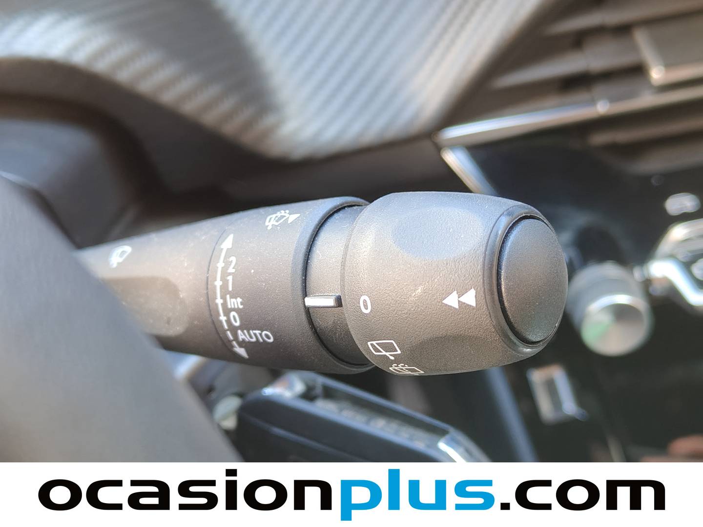 Foto Peugeot 2008 Peugeot 2008 Allure Hybrid eDCS6 (136 CV)