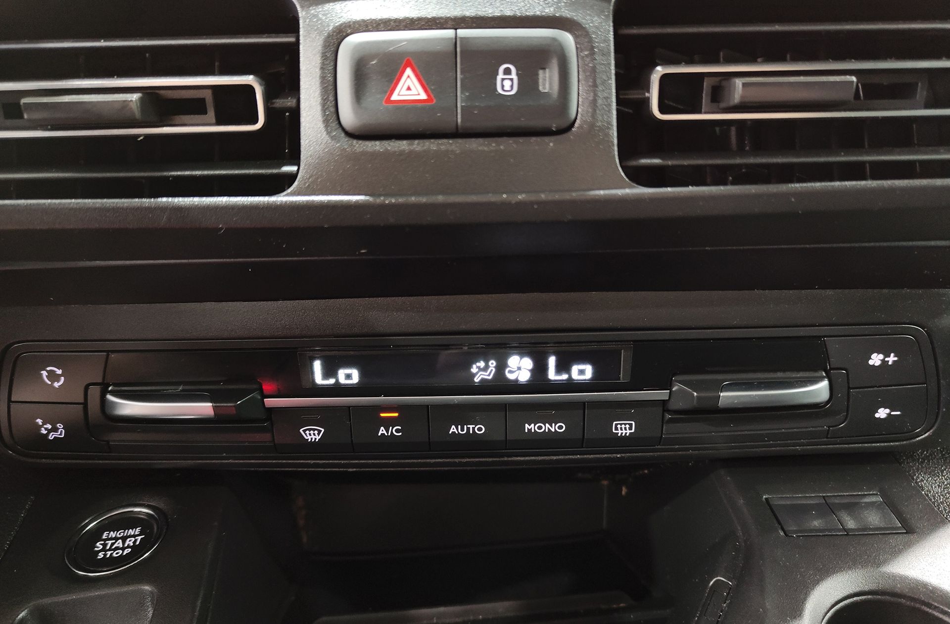 Peugeot Rifter PureTech Allure Standard - foto 30