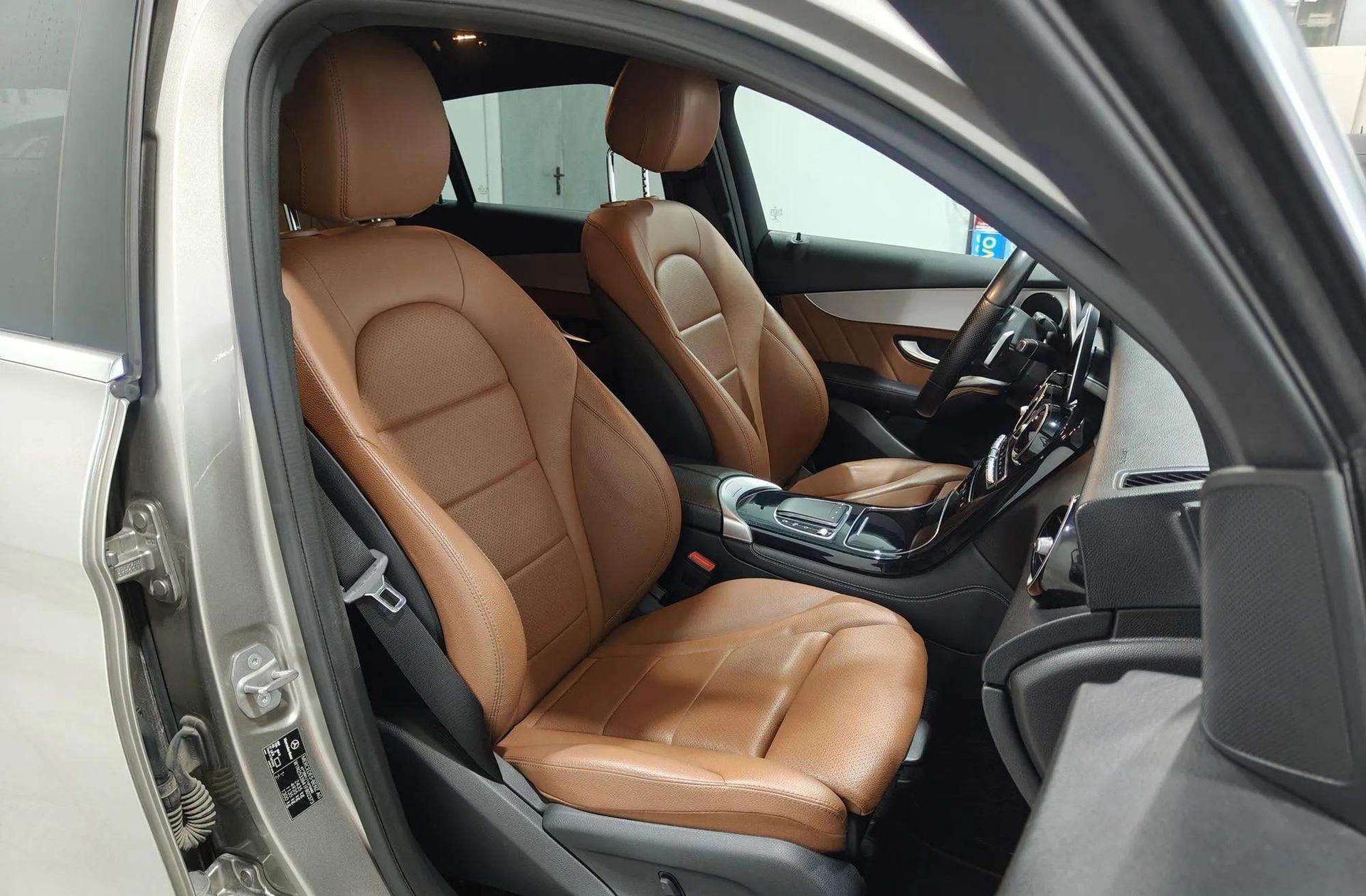 Mercedes-Benz GLC 300 4Matic Pack AMG - foto 27