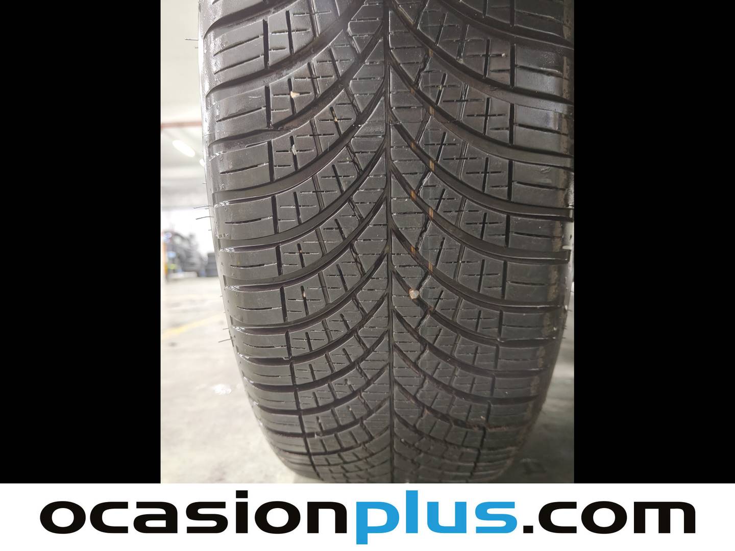 Foto Peugeot 2008 Peugeot 2008 Allure Hybrid eDCS6 (136 CV)