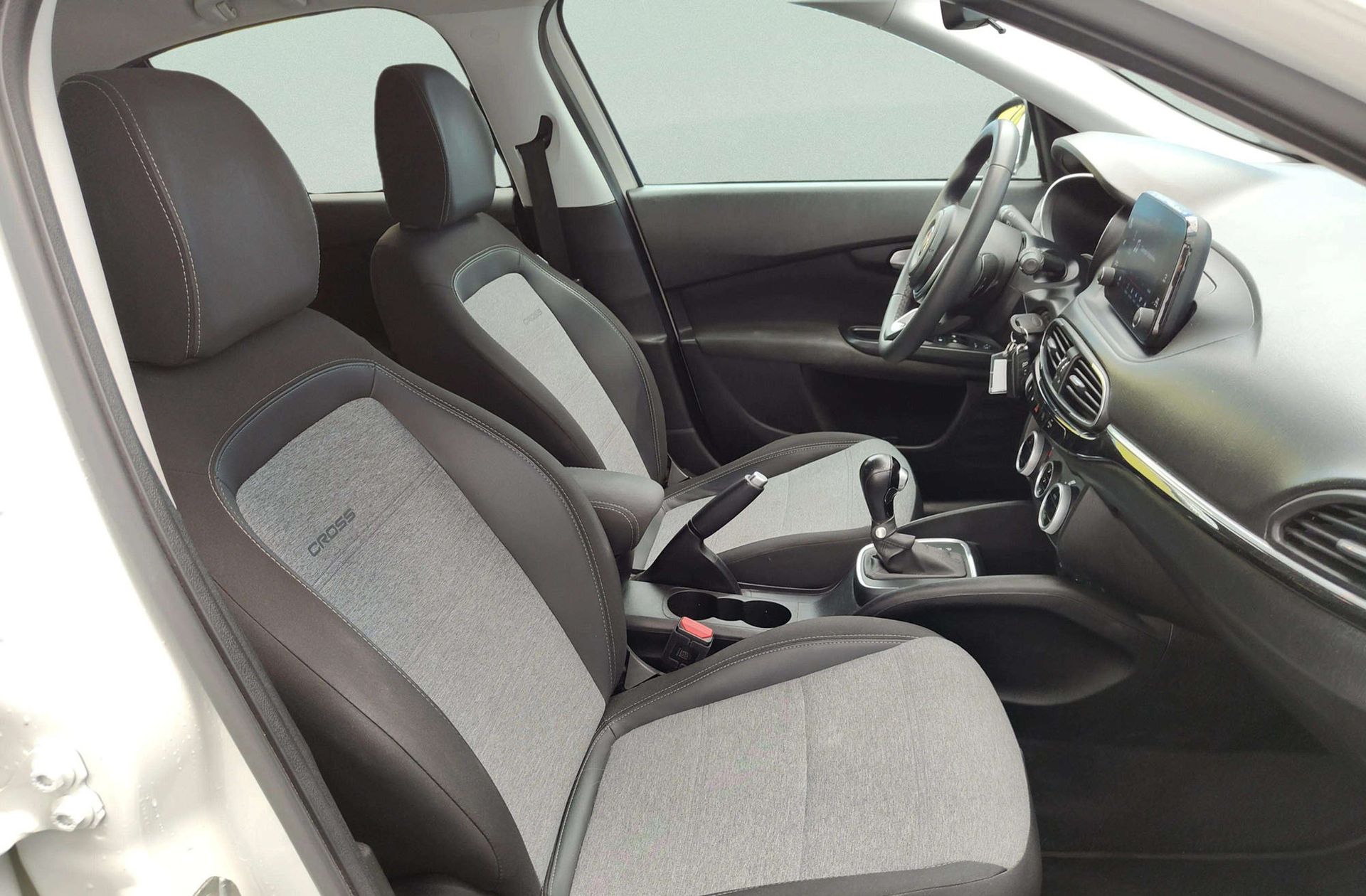Fiat Tipo 1.5 Hybrid Cross DCT - foto 17