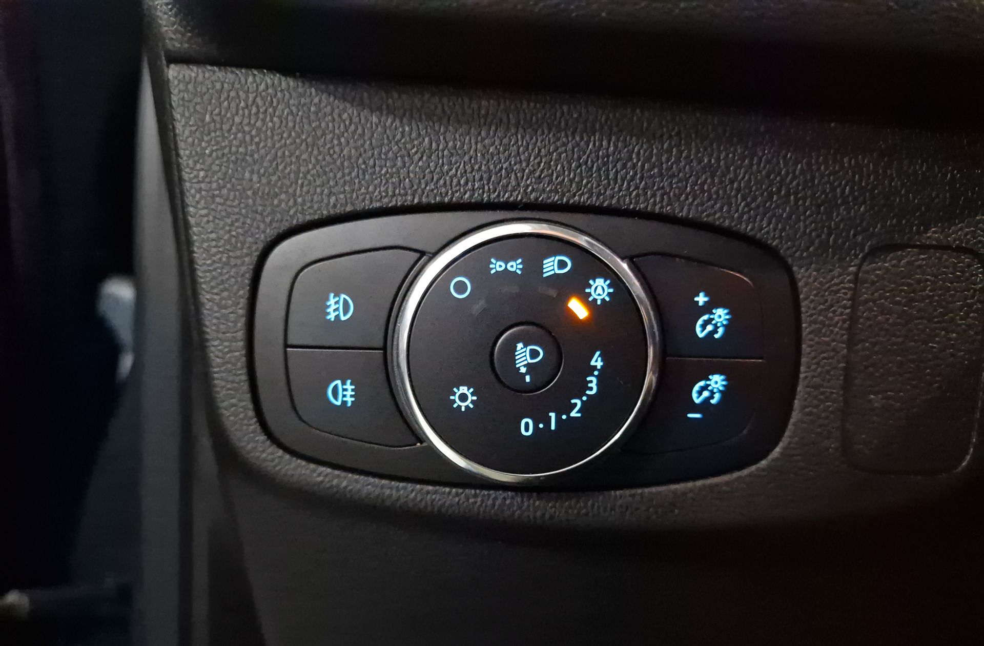 Ford Focus 1.0 EcoBoost MHEV Active - foto 32