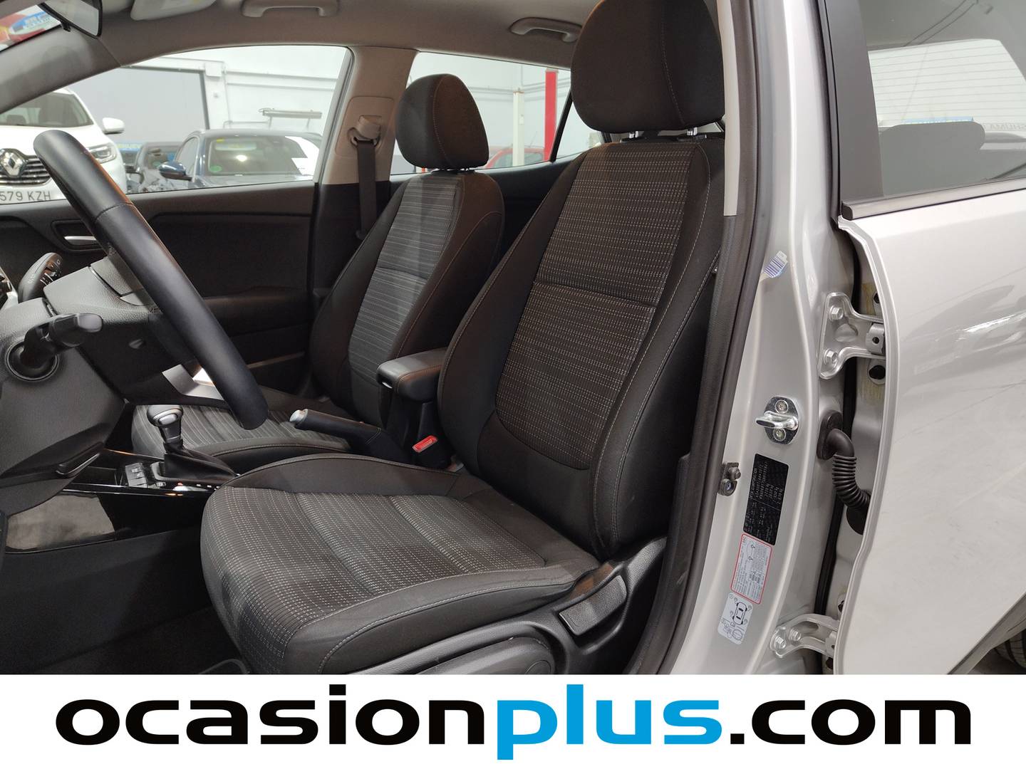 Foto asientos delanteros KIA Stonic Kia Stonic 1.0 T-GDi MHEV Drive DCT (120 CV)