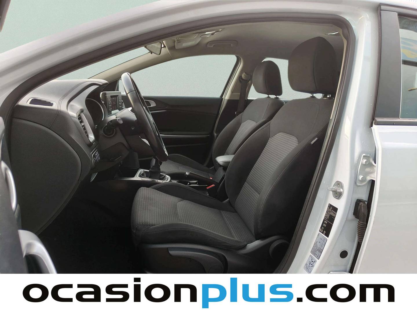 Foto asientos delanteros KIA Ceed Kia Ceed 1.0 T-GDi Concept (120 CV)