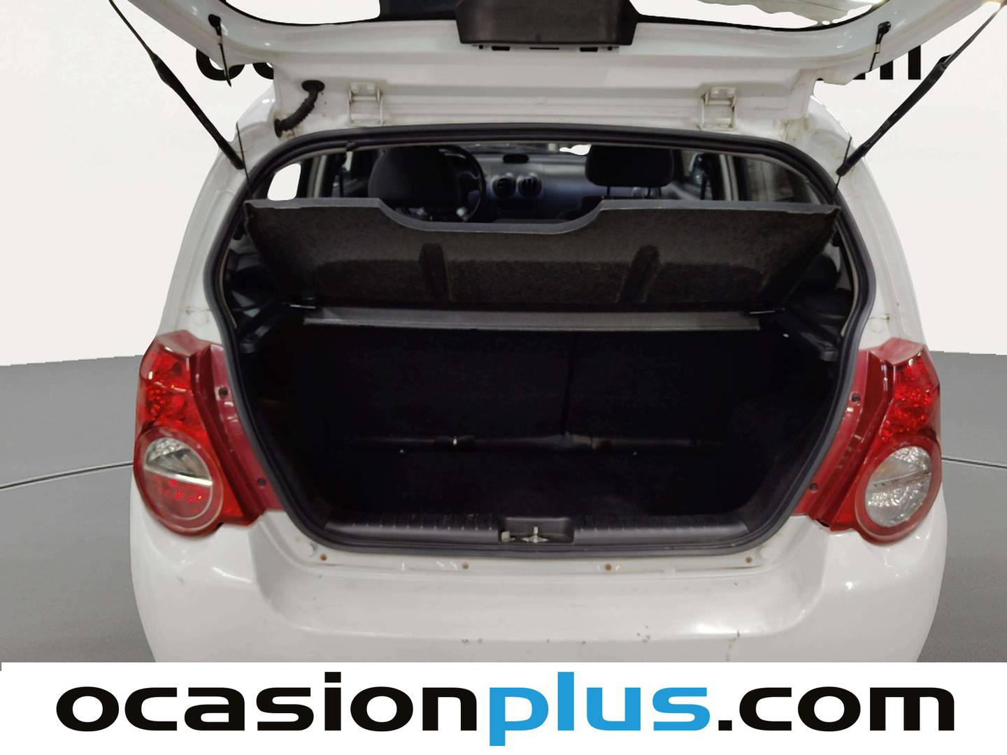 Fotos maletero Chevrolet Aveo Chevrolet Aveo 1.4 16v LS (101 CV)