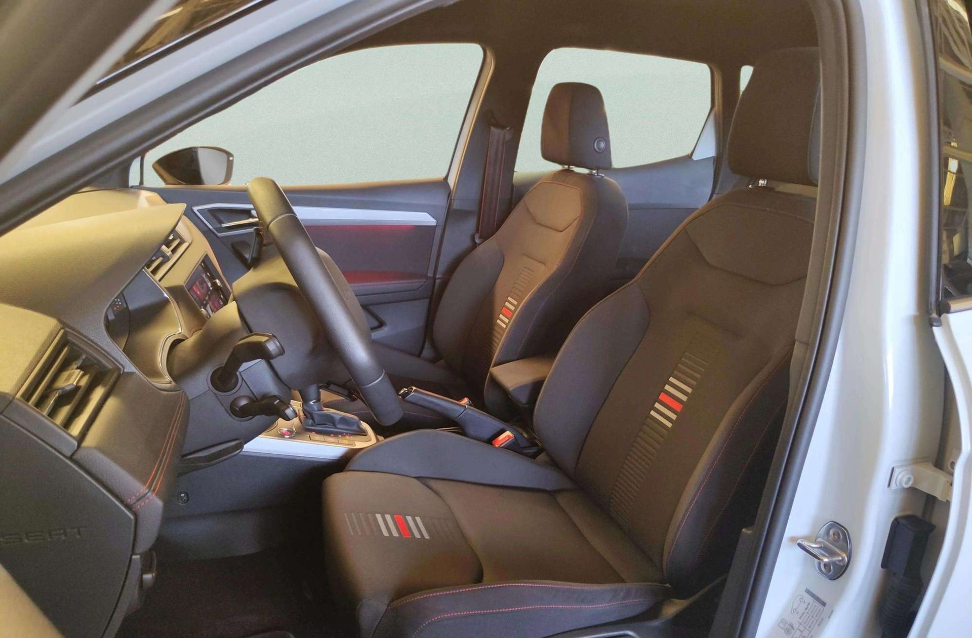 SEAT Arona 1.0 TSI Ecomotive FR Edition DSG - foto 11