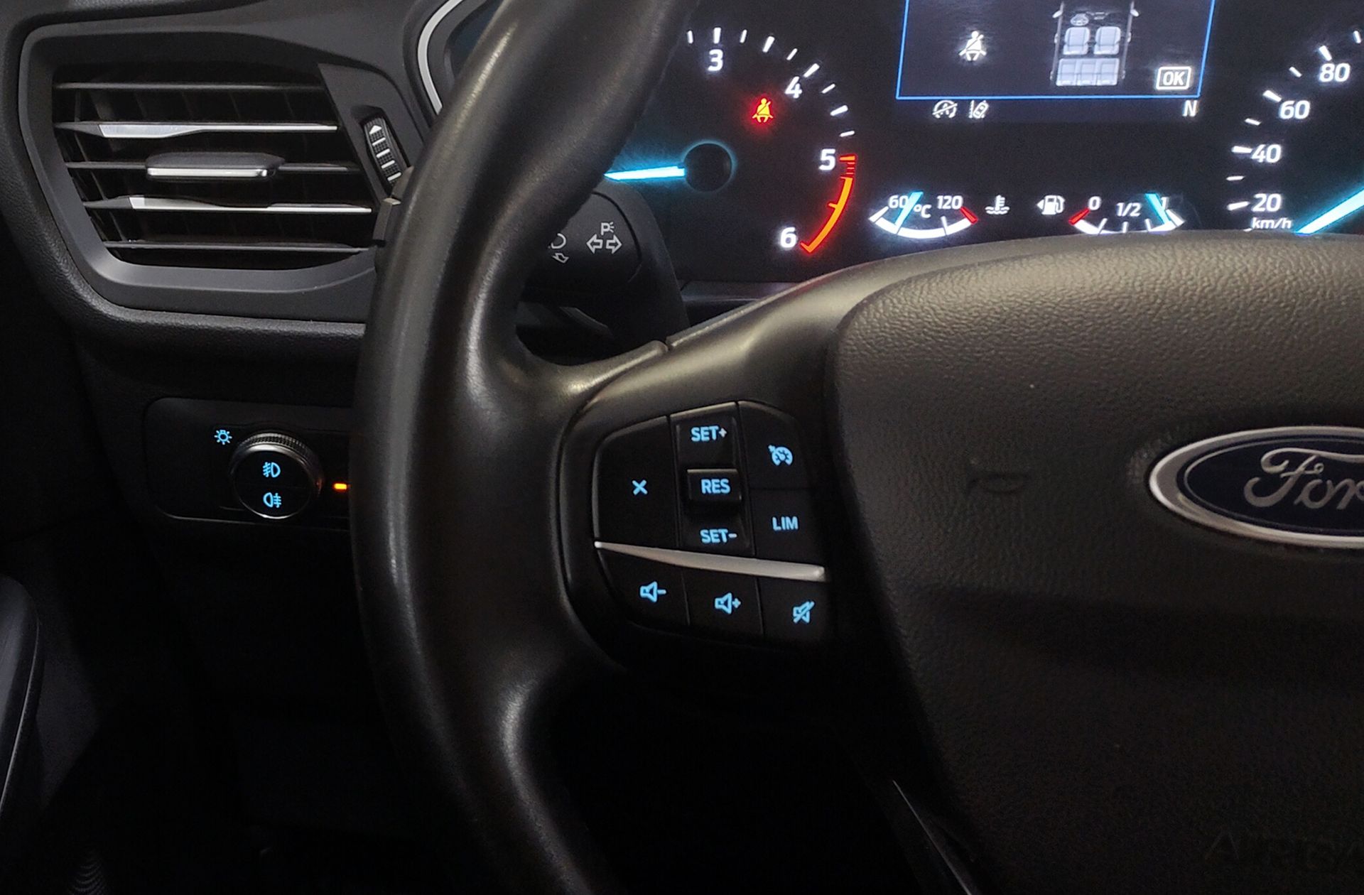 Ford Kuga 1.5 EcoBlue Trend - foto 27