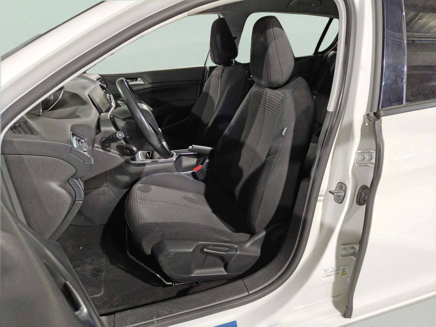 Foto Peugeot 308 Peugeot 308 PureTech 130 S&S Style (130 CV)