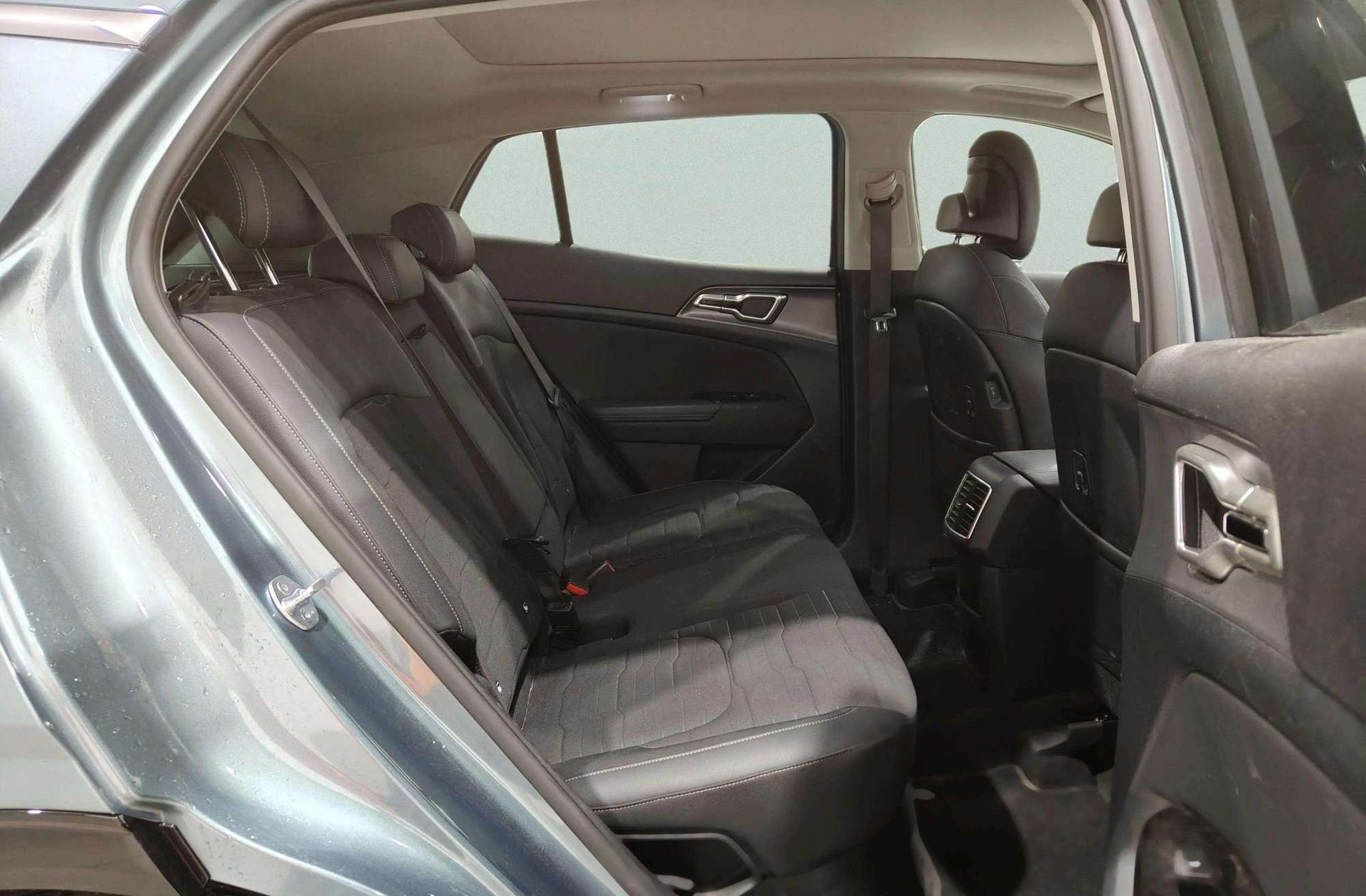 Kia Sportage 1.6 T-GDi HEV Tech 4x2 - foto 25