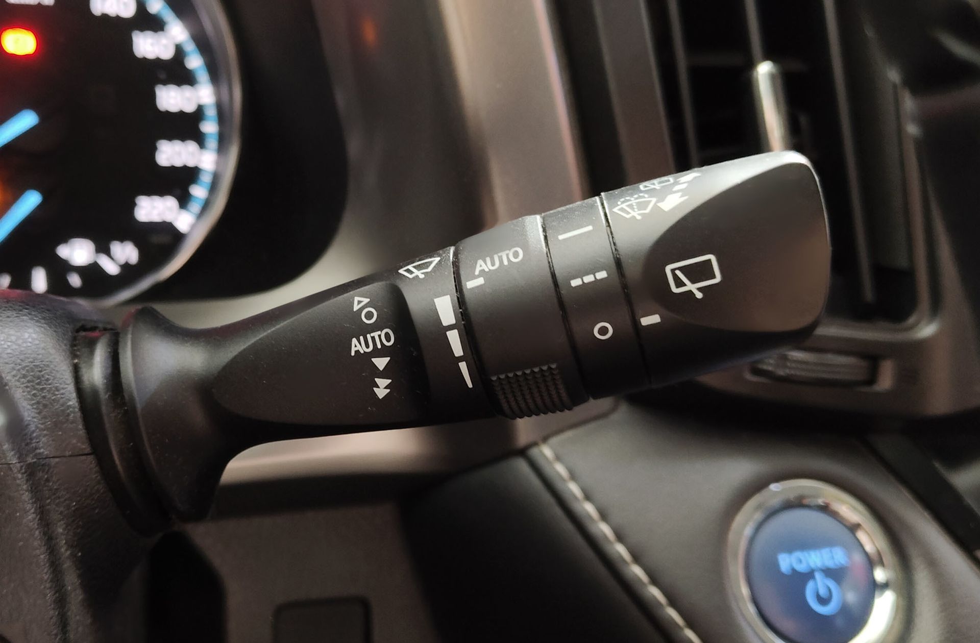 Toyota RAV4 2.5l hybrid Advance Pack Drive 2WD - foto 29