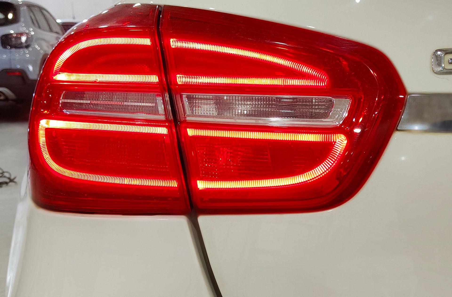 Mercedes-Benz GLA 200 d AMG Line - foto 14