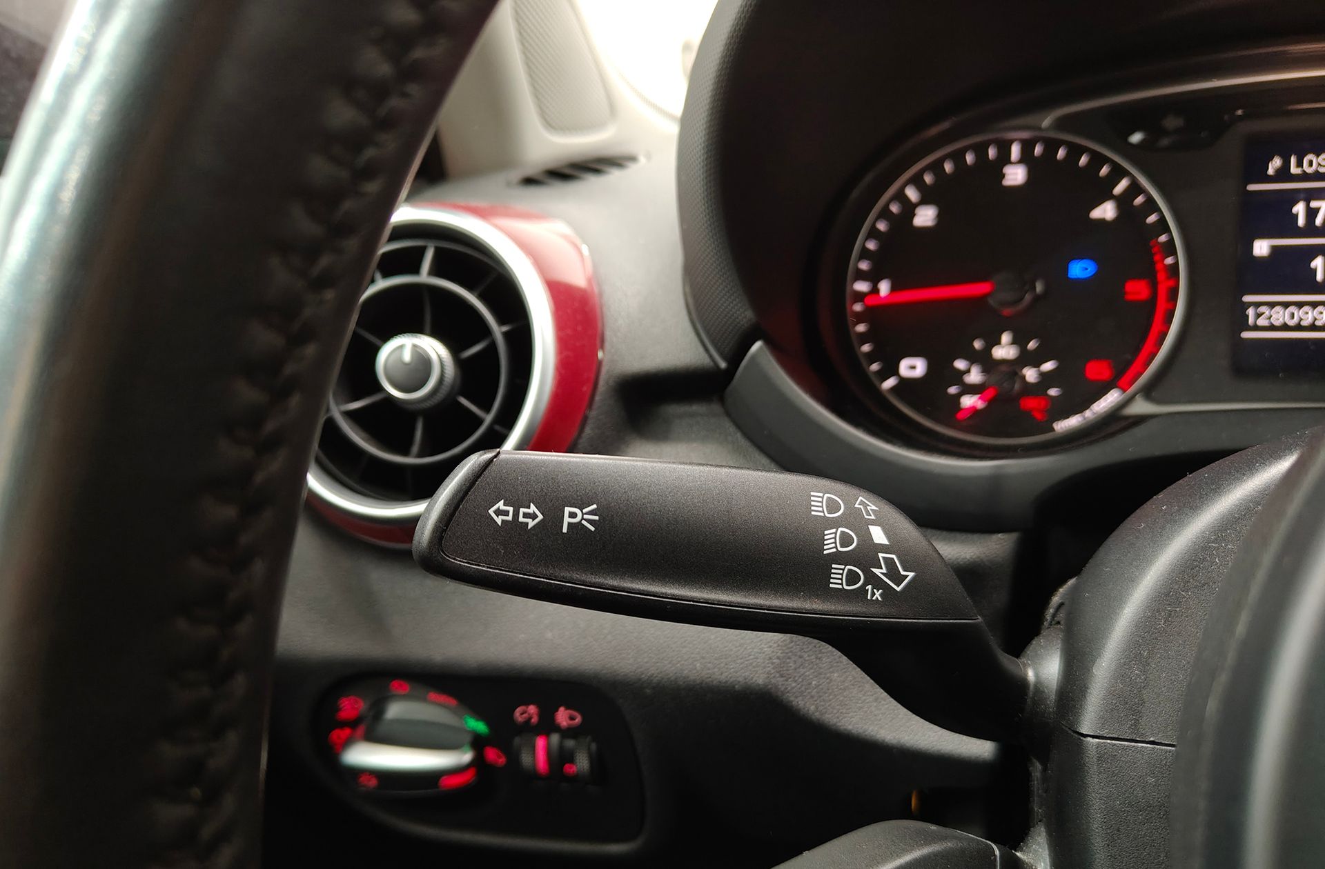 Audi A1 Ambition 1.6 TDI - foto 30