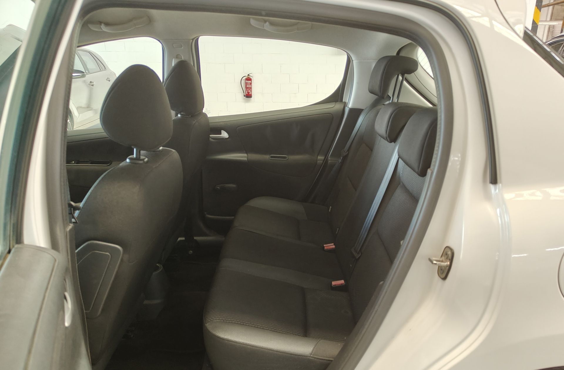 Peugeot 207 1.4 HDi Business Line FAP - foto 9