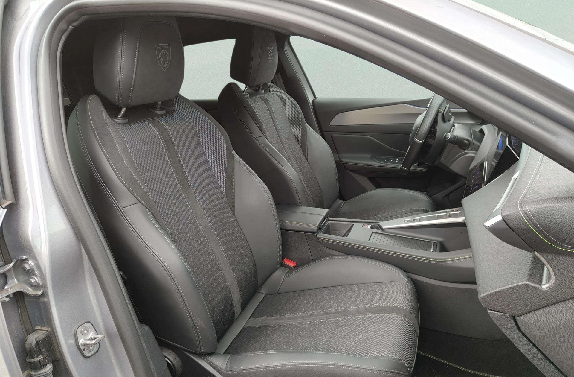 Peugeot 308 PureTech 130 GT EAT8 - foto 19
