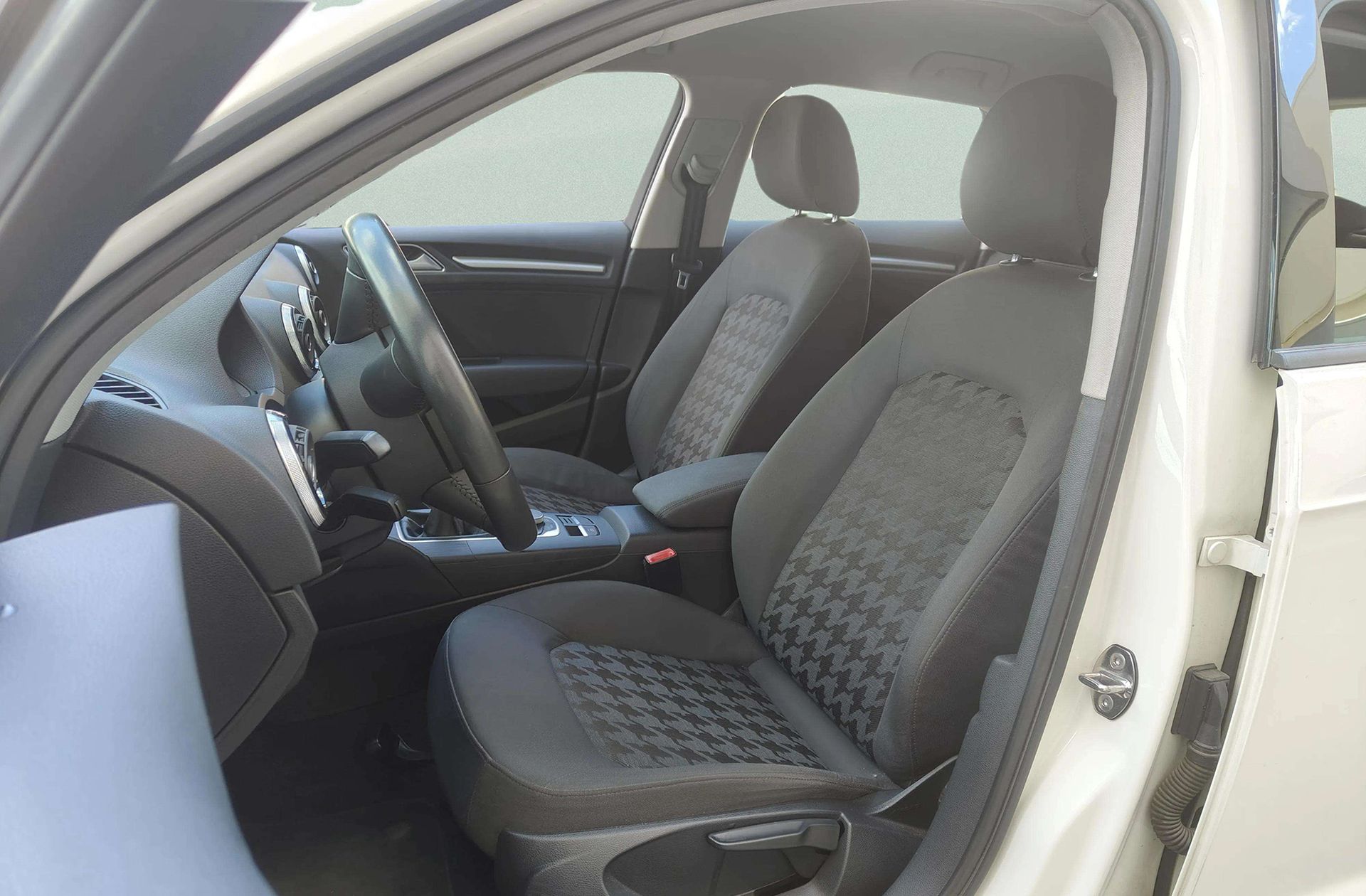 Audi A3 Sportback Attracted 1.6 TDI - foto 8