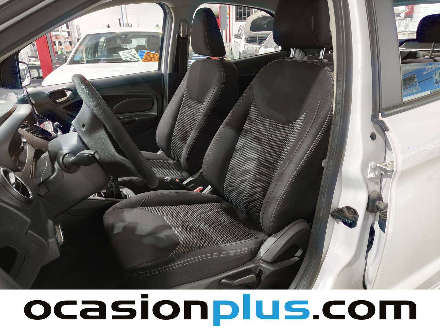 Foto Ford Ka+ Ford Ka+ 1.2 Ti-VCT White Edition (85 CV)