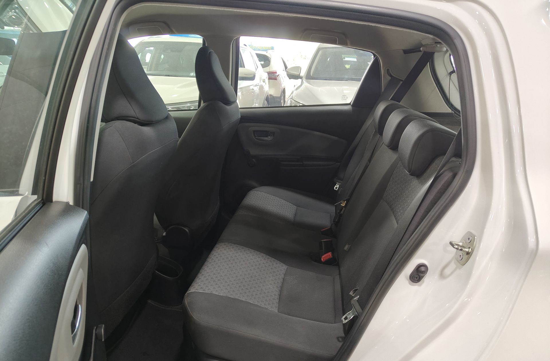 Toyota Yaris 1.5 Hybrid Active - foto 9