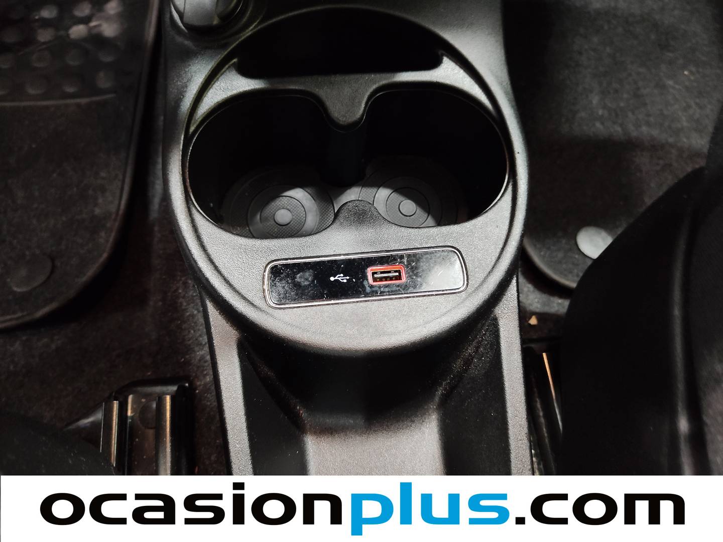 Equipamiento del Fiat 500 Fiat 500 1.2 8v Lounge (69 CV)