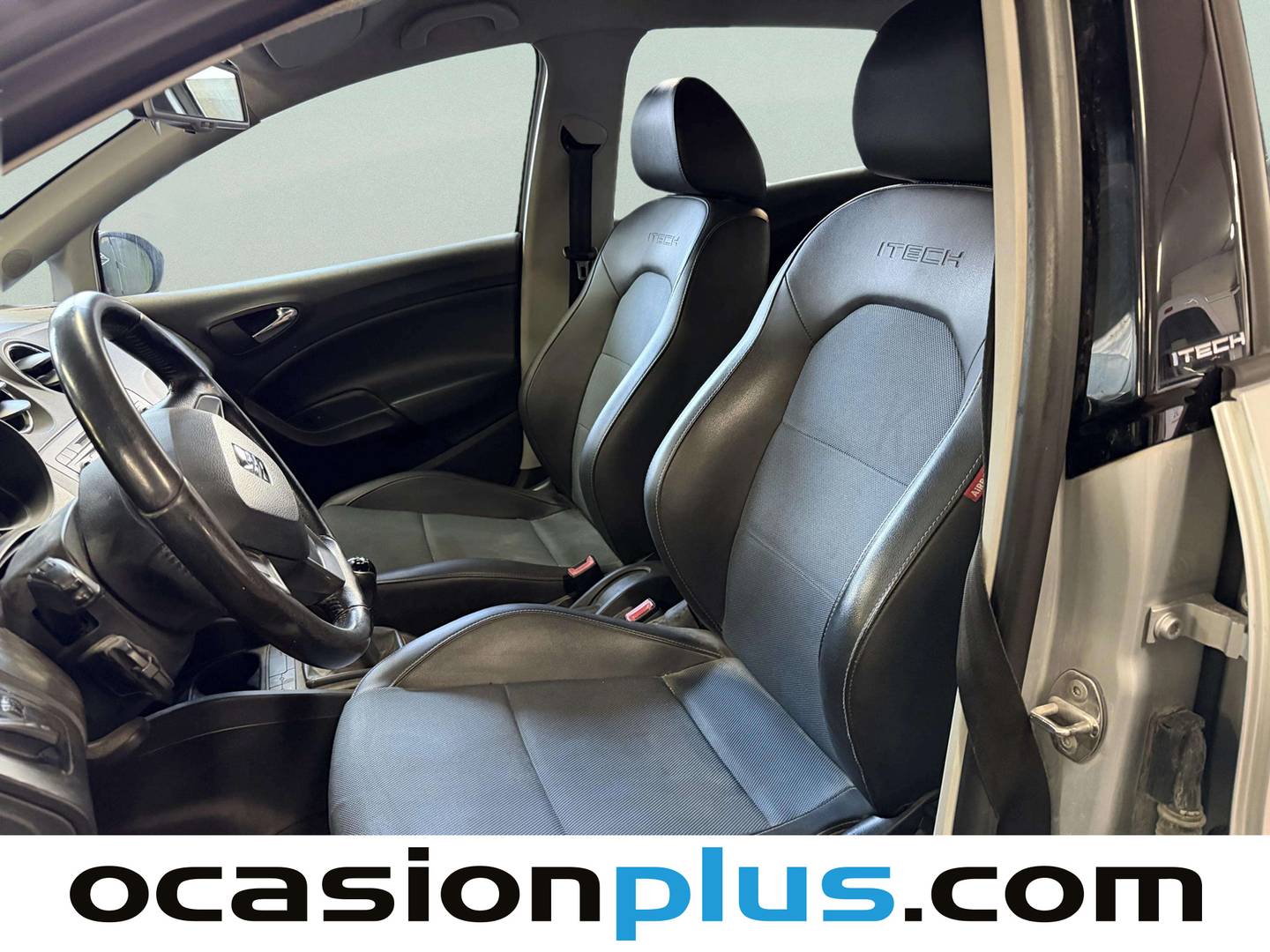 Foto asientos delanteros Seat Ibiza Seat Ibiza ST 1.6 TDI Style ITech (90 CV)