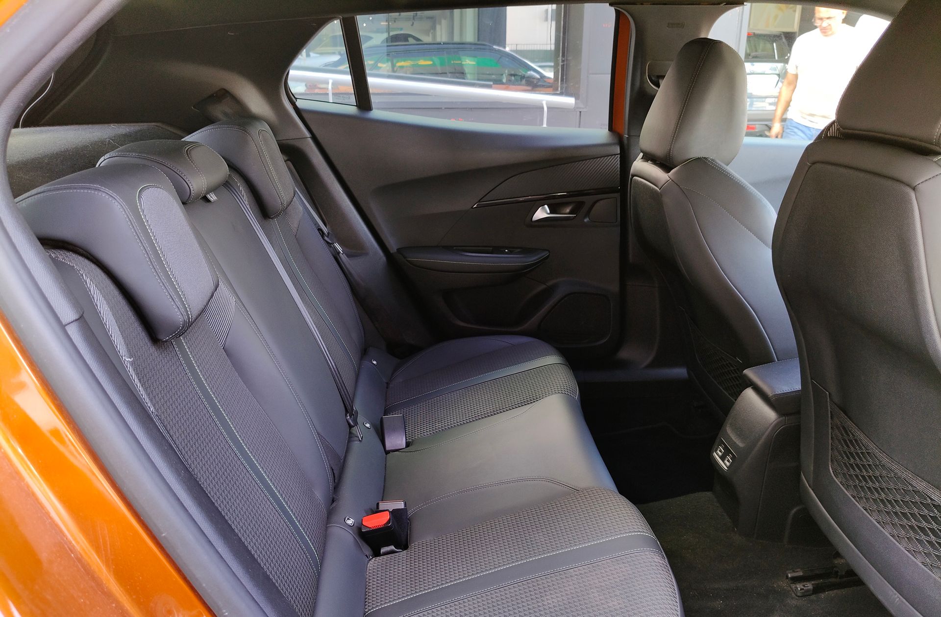 Peugeot 2008 PureTech 130 GT Line - foto 18
