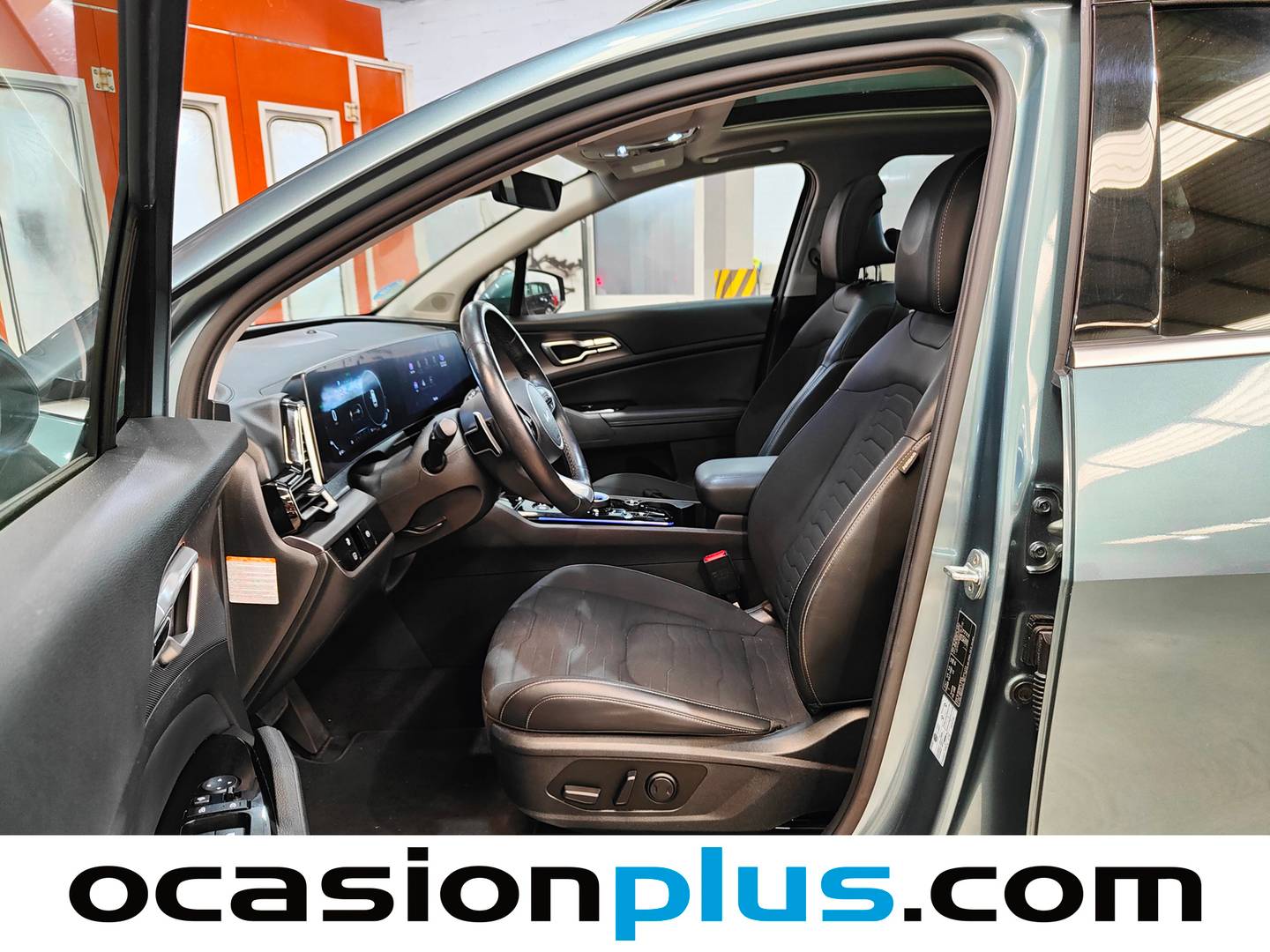 Foto asientos delanteros KIA Sportage KIA Sportage 1.6 T-GDi HEV Tech 4x2 (230 CV)