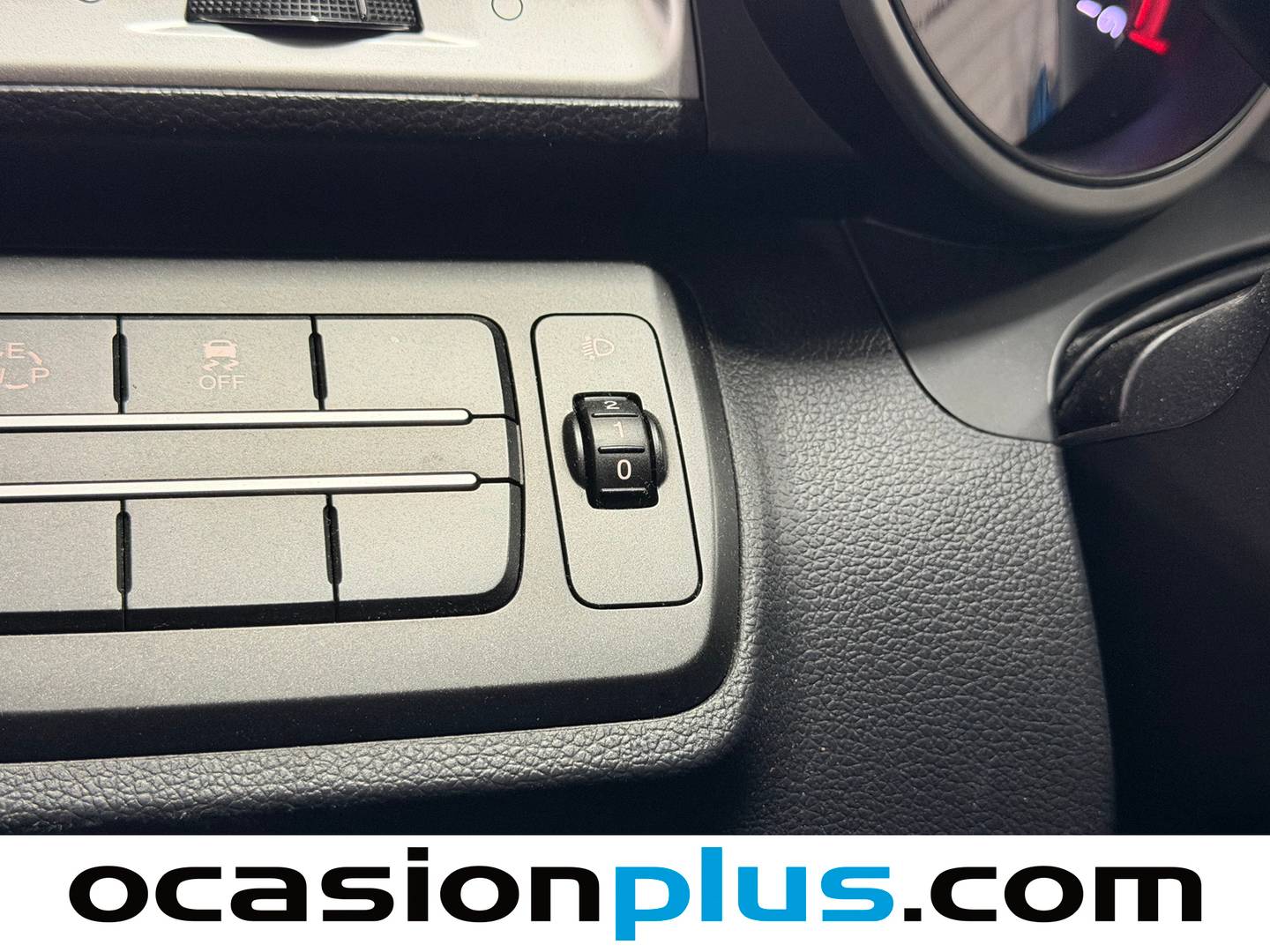 Foto SsangYong Tivoli Ssangyong Tivoli 1.6 D16T Limited Auto 4x2 (115 CV)