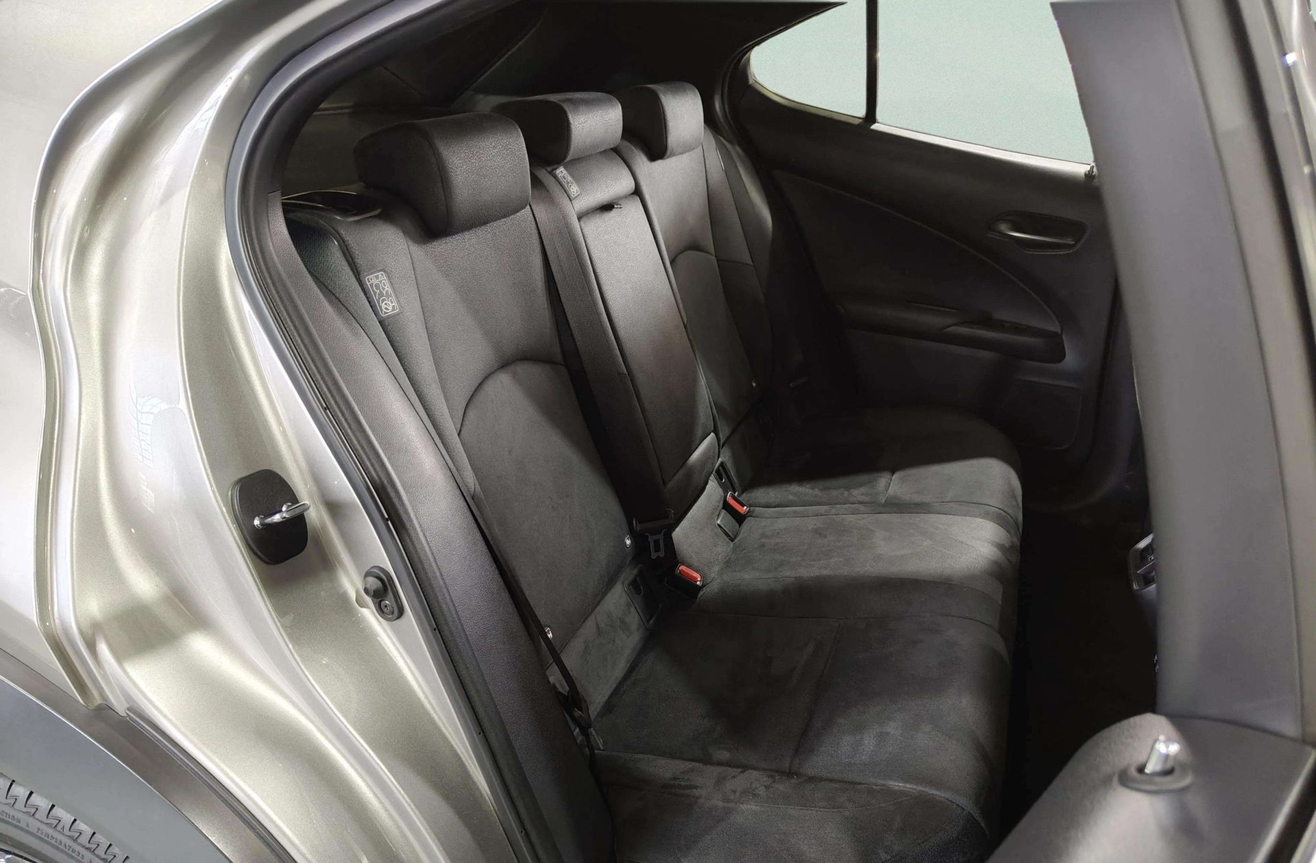 Lexus UX 250h Business 2WD - foto 16