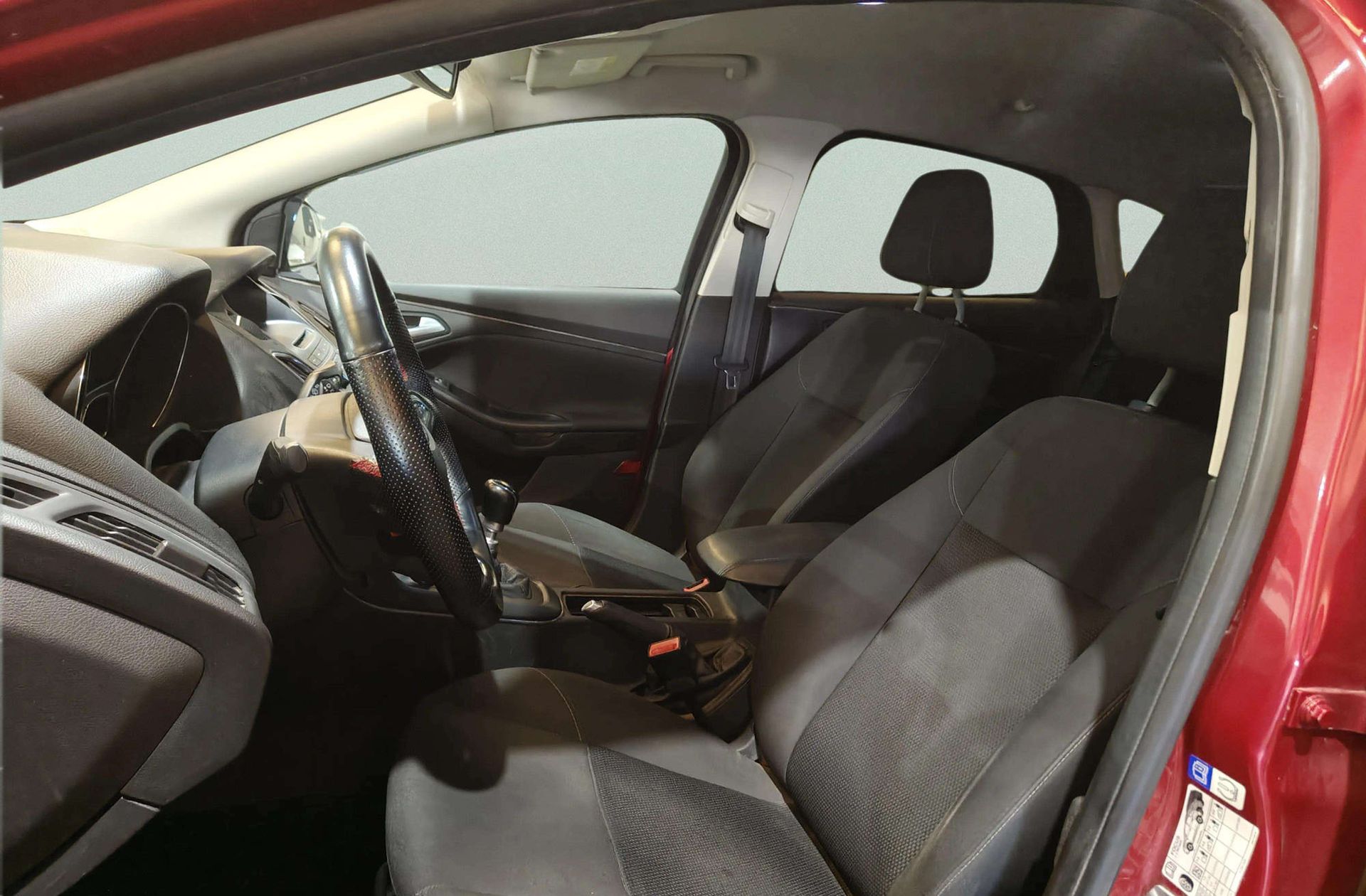 Ford Focus 1.6 TDCi Trend+ - foto 9
