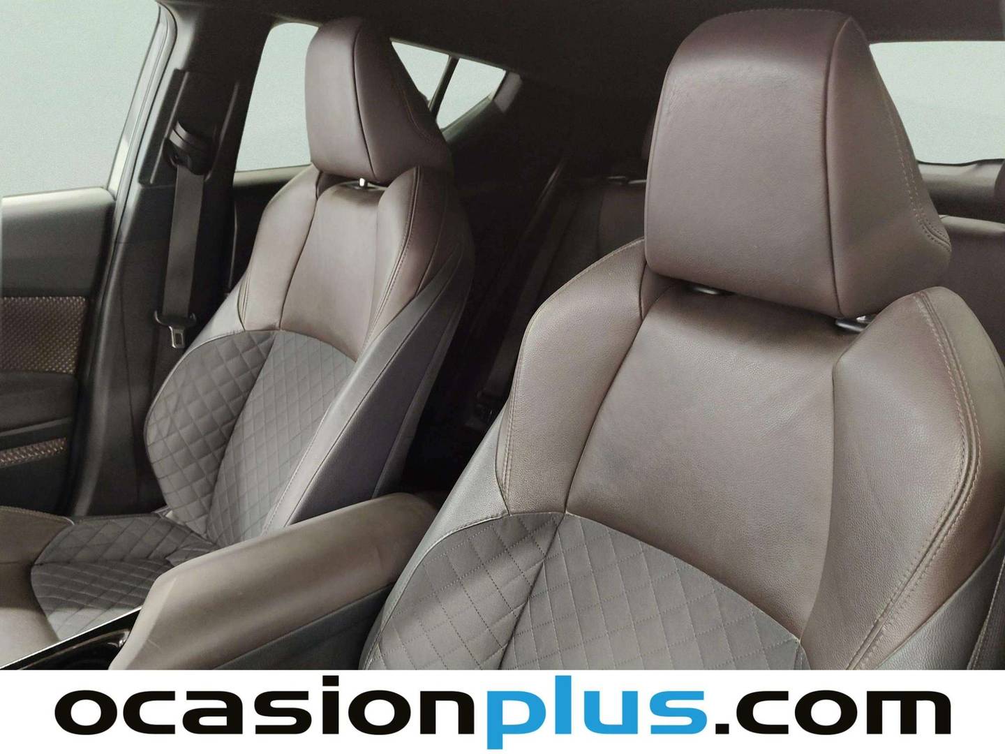 Equipamiento del Toyota C-HR Toyota C-HR 1.8 125H Advance (122 CV)