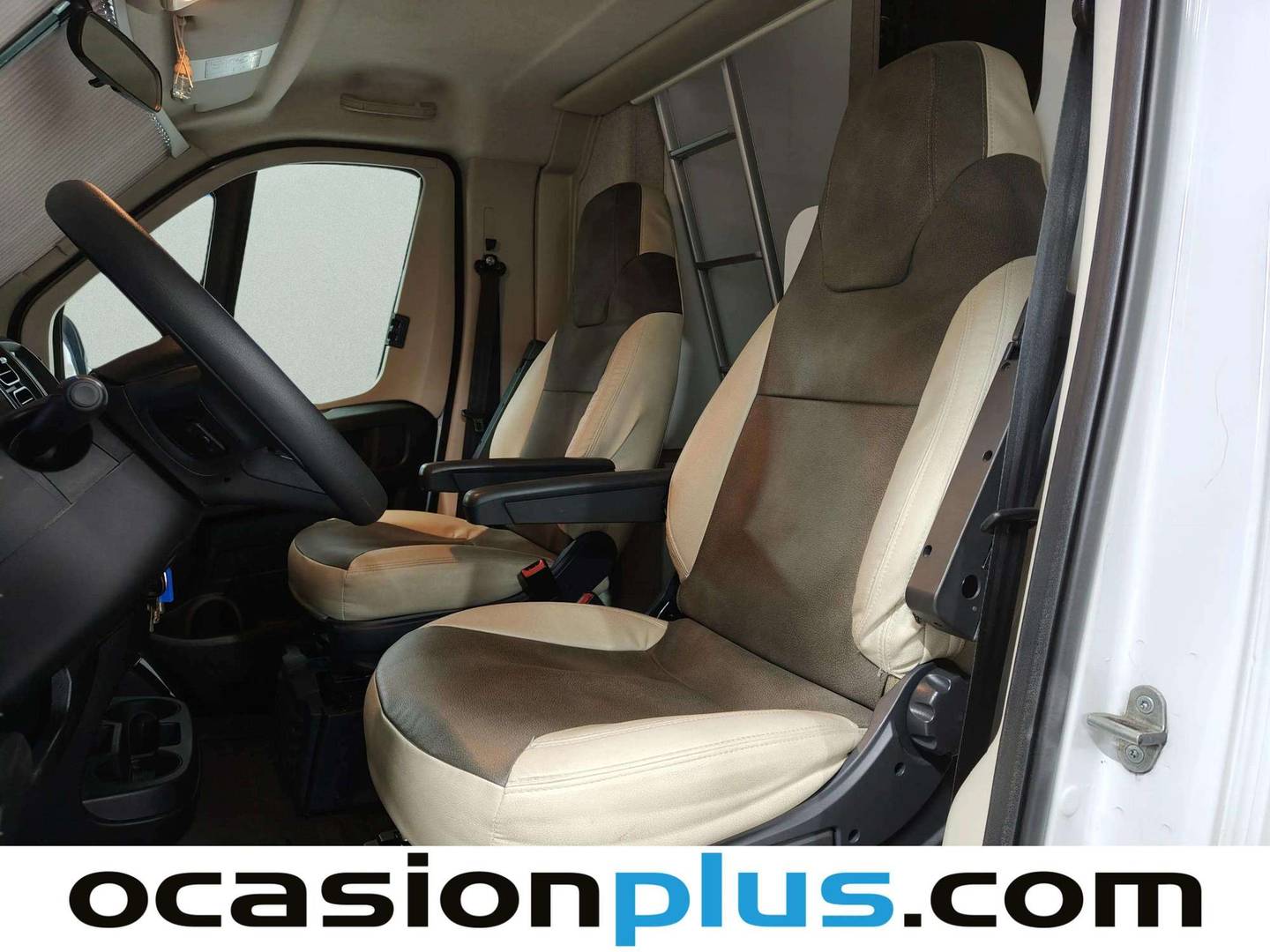 Foto asientos traseros McLouis Glamys 320 McLouis Glamys 320 320 2.2D (140 CV)