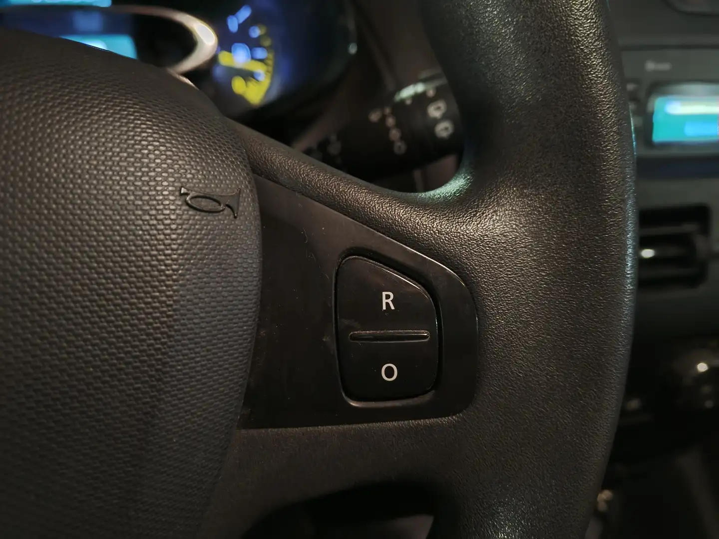 Foto Renault Clio Renault Clio 1.2 Authentique (75 CV)