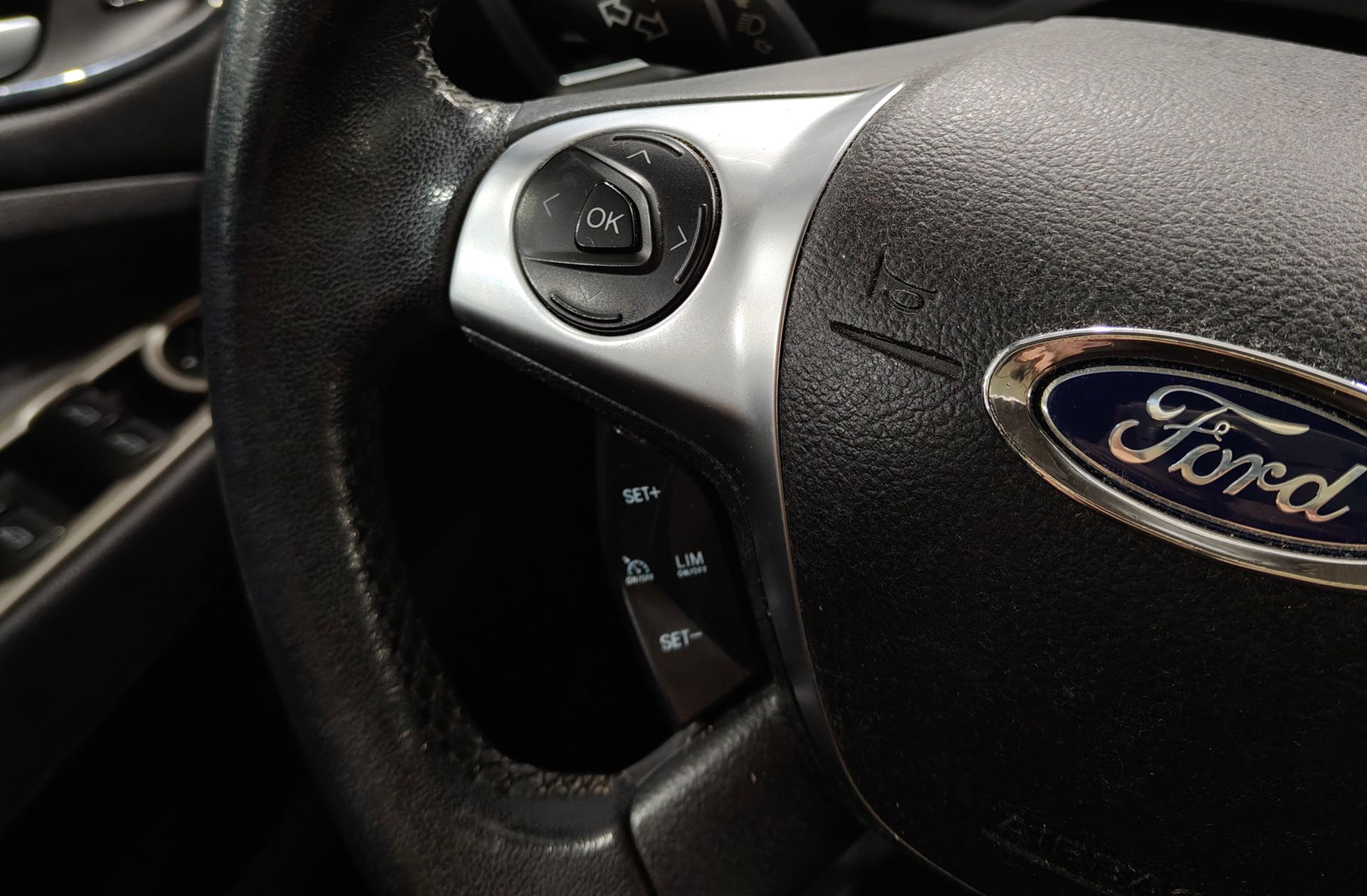 Ford Kuga 1.5 EcoBoost Trend 4x2 - foto 26