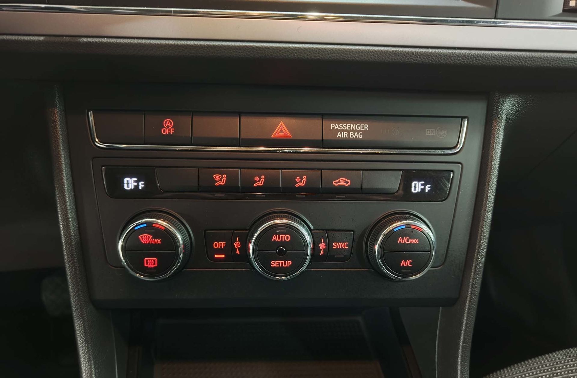 SEAT León ST 1.6 TDI Style Plus - foto 26