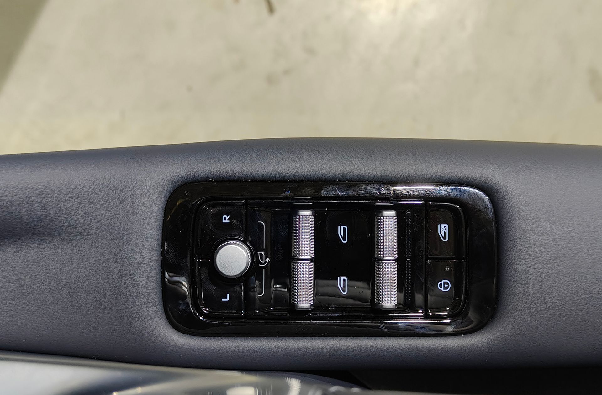 Geely Starray EM-i 1.5 PHEV Pro - foto 34