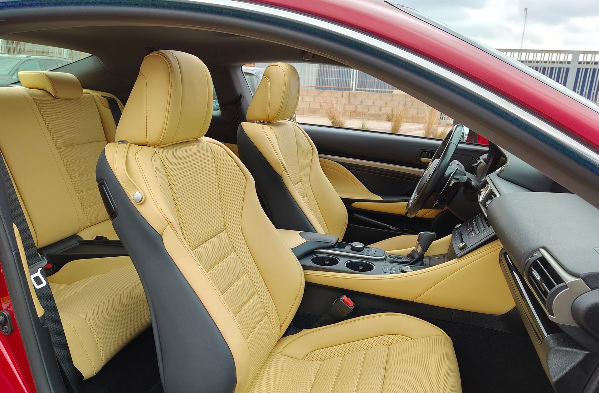 Lexus RC 300h Executive - foto 18