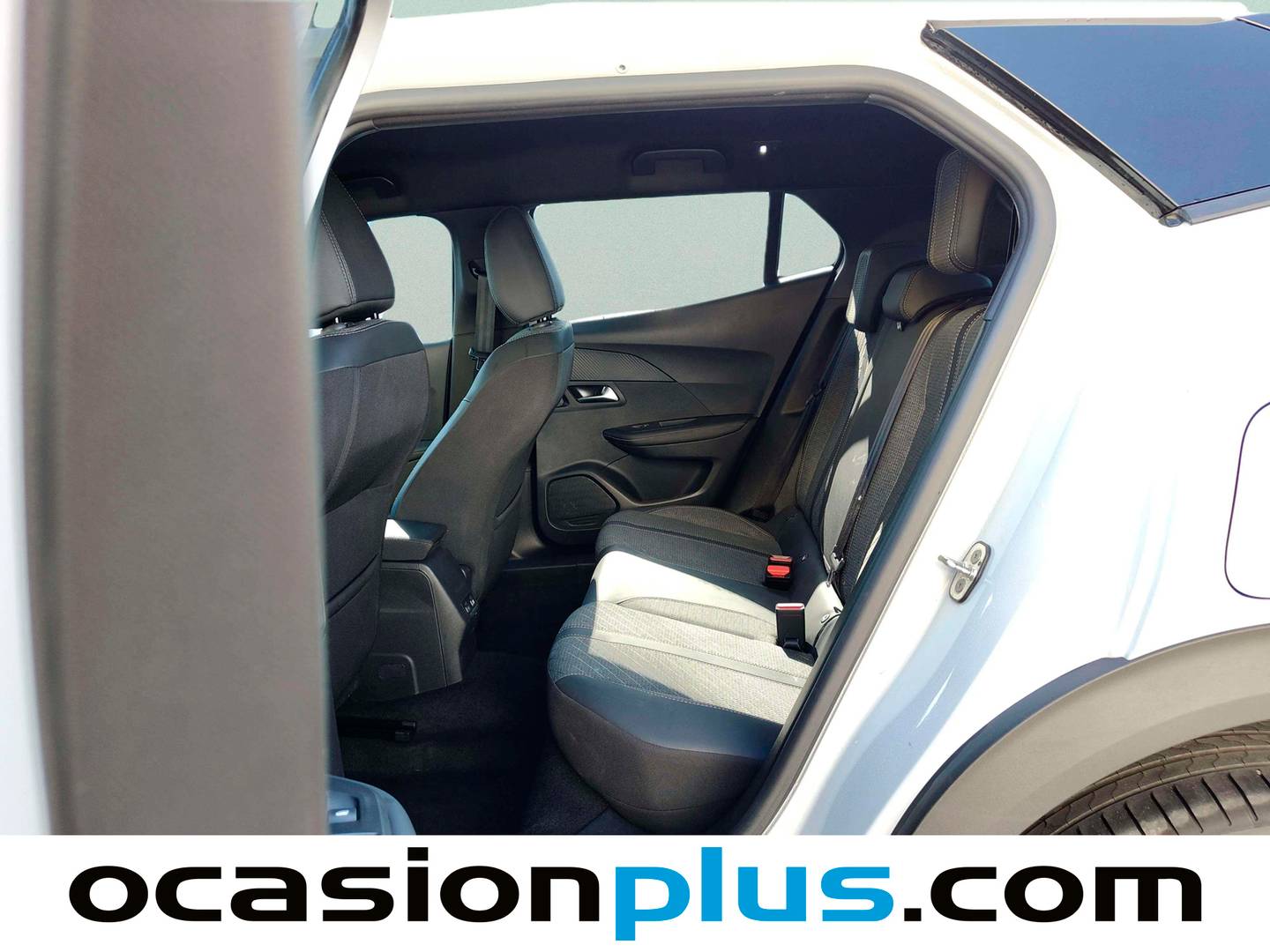 Foto asientos traseros Peugeot 2008 Peugeot 2008 Allure Hybrid eDCS6 (145 CV)