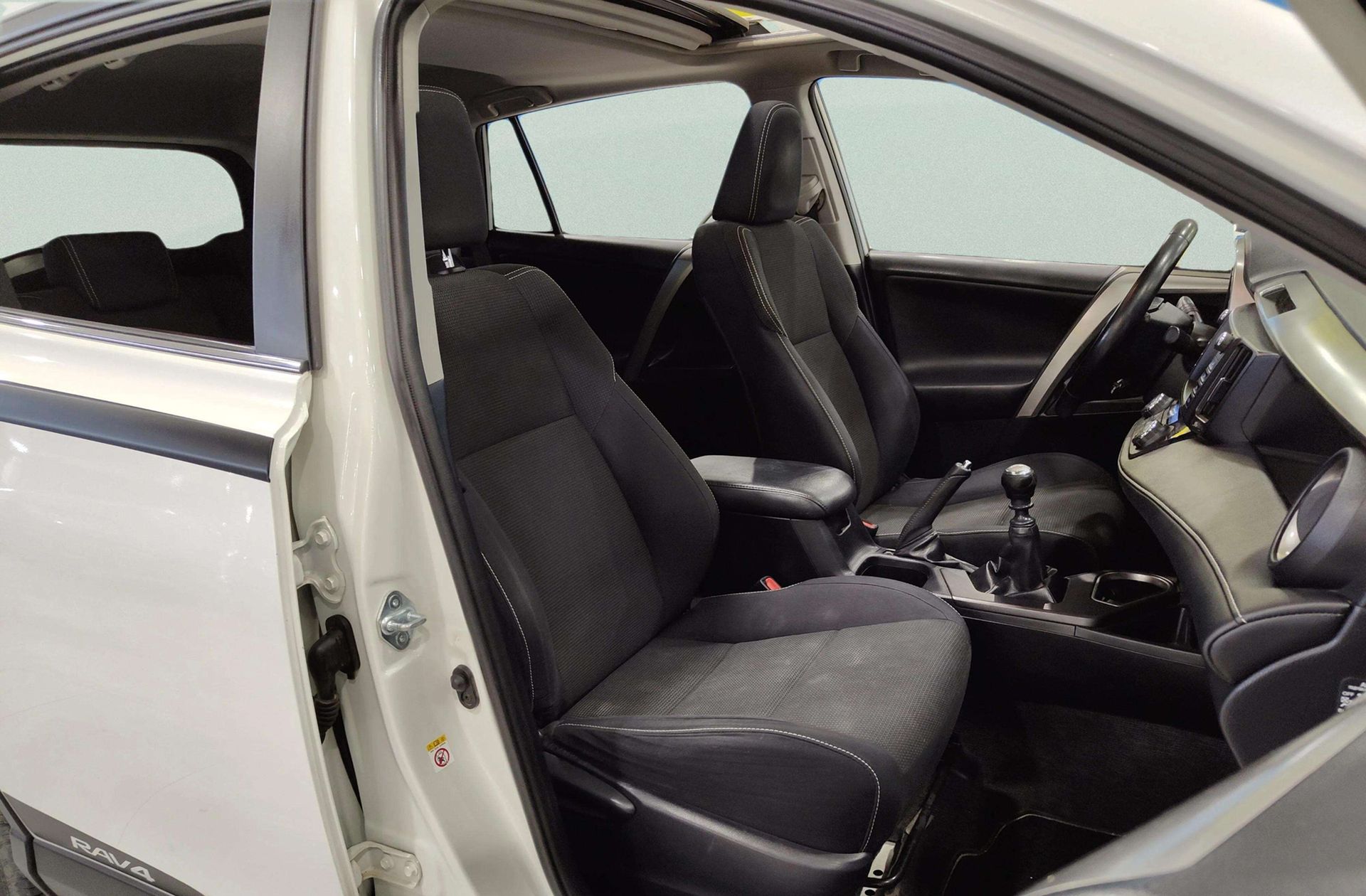 Toyota RAV4 150D 2WD Advance - foto 20