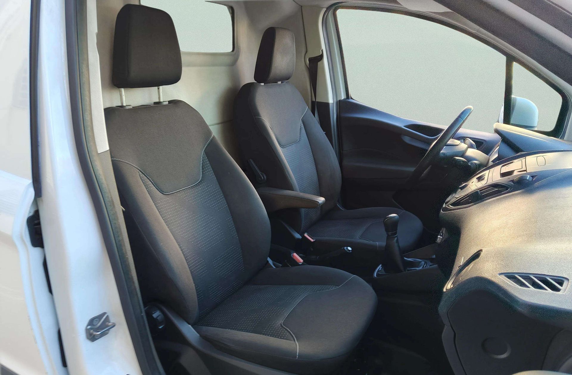 Ford Transit Furgon 1.5 TDCi Trend - foto 16