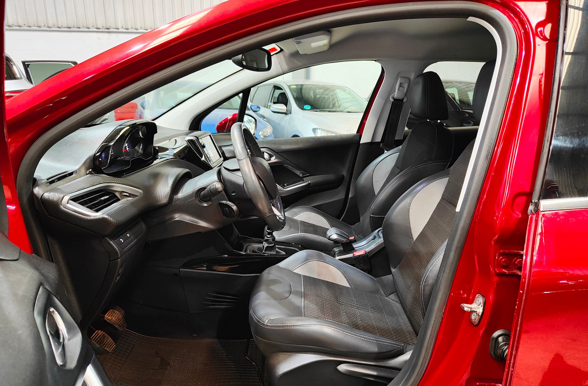 Peugeot 2008 PureTech 130 Allure - foto 11
