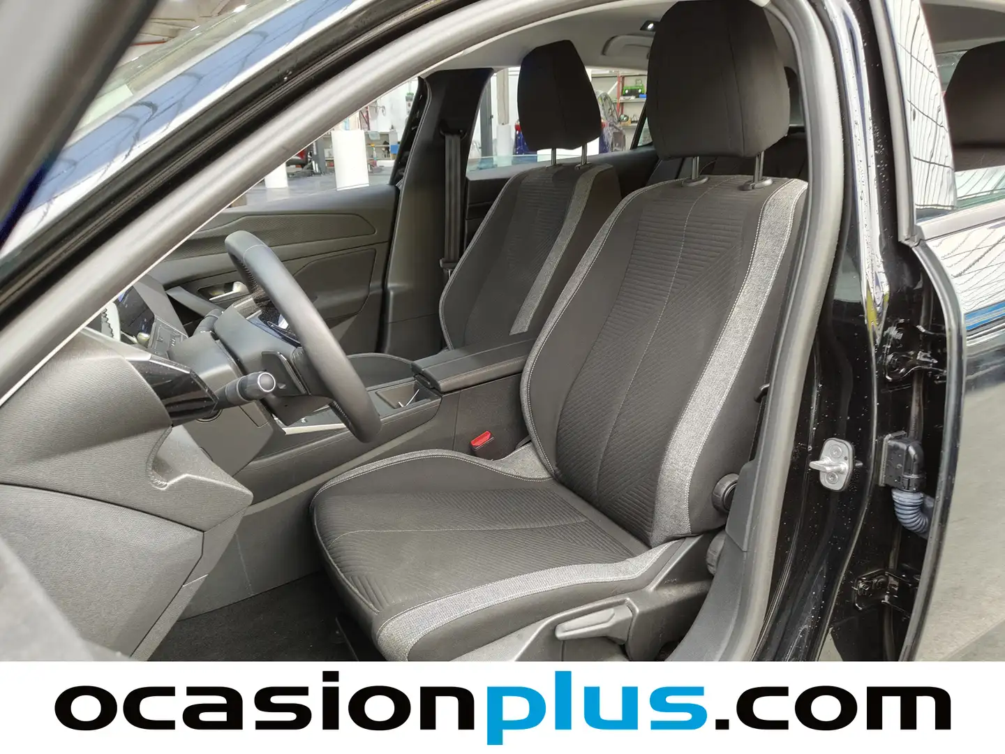 Foto Peugeot 308 Peugeot 308 PureTech 130 S&S Active Pack EAT8 (130 CV)