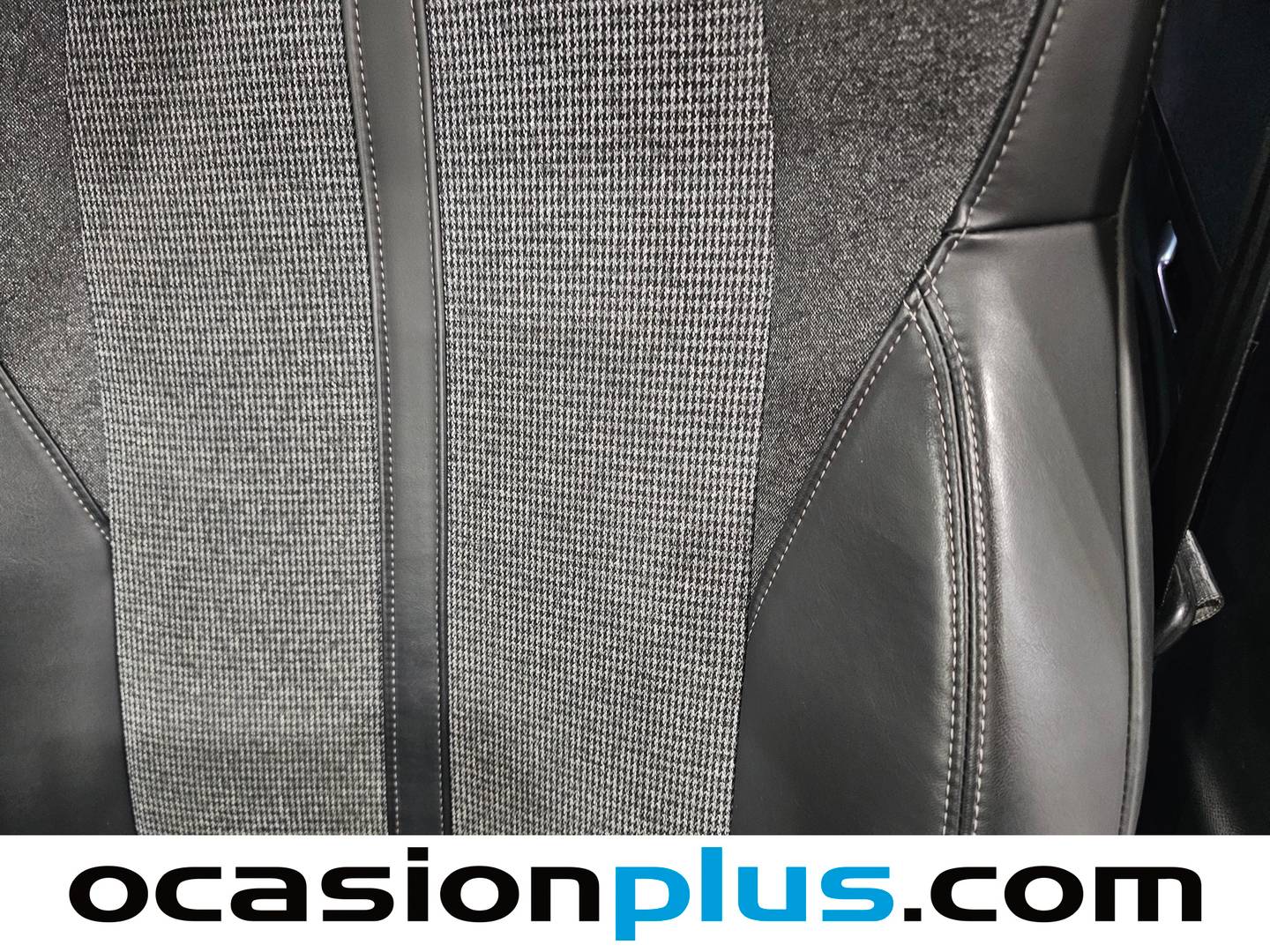 Foto Peugeot 5008 Peugeot 5008 PureTech 130 S&S Allure (130 CV) 7 PLAZAS