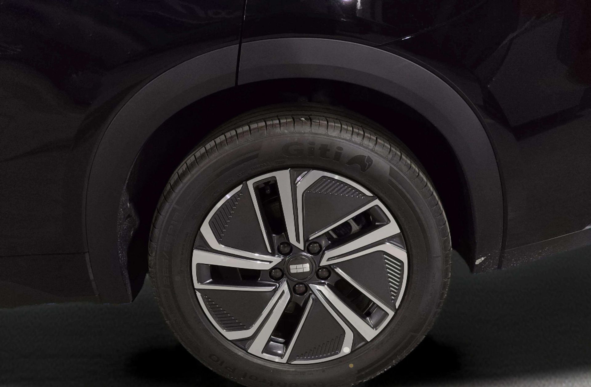 Geely Starray EM-i 1.5 PHEV Pro - foto 35