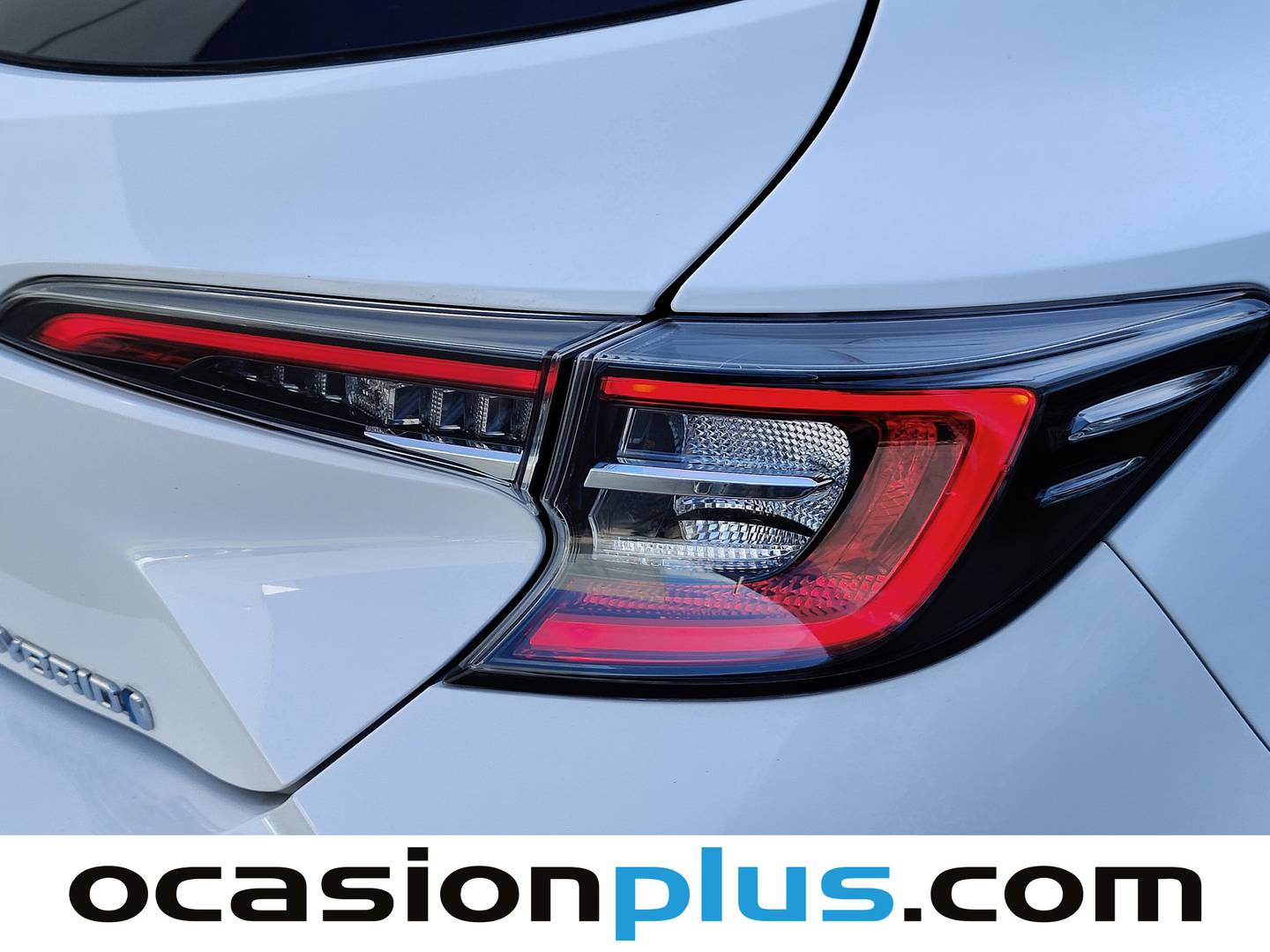 Extras del Toyota Corolla Toyota Corolla 180H FEEL! E-CVT (180 CV)